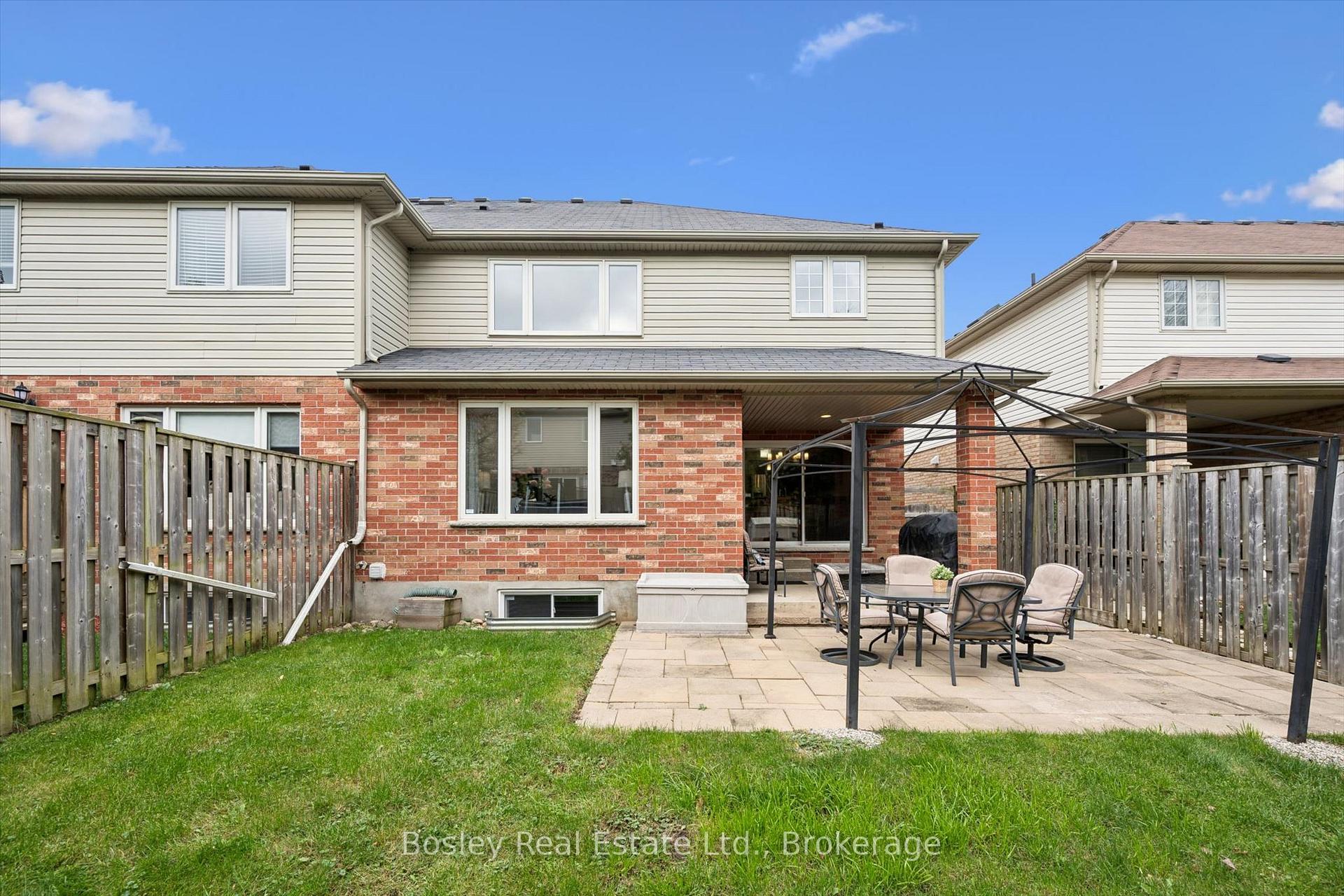 Photo 44 of 8 Walker Way, Guelph, Pineridge/Westminster Woods — HOMEH