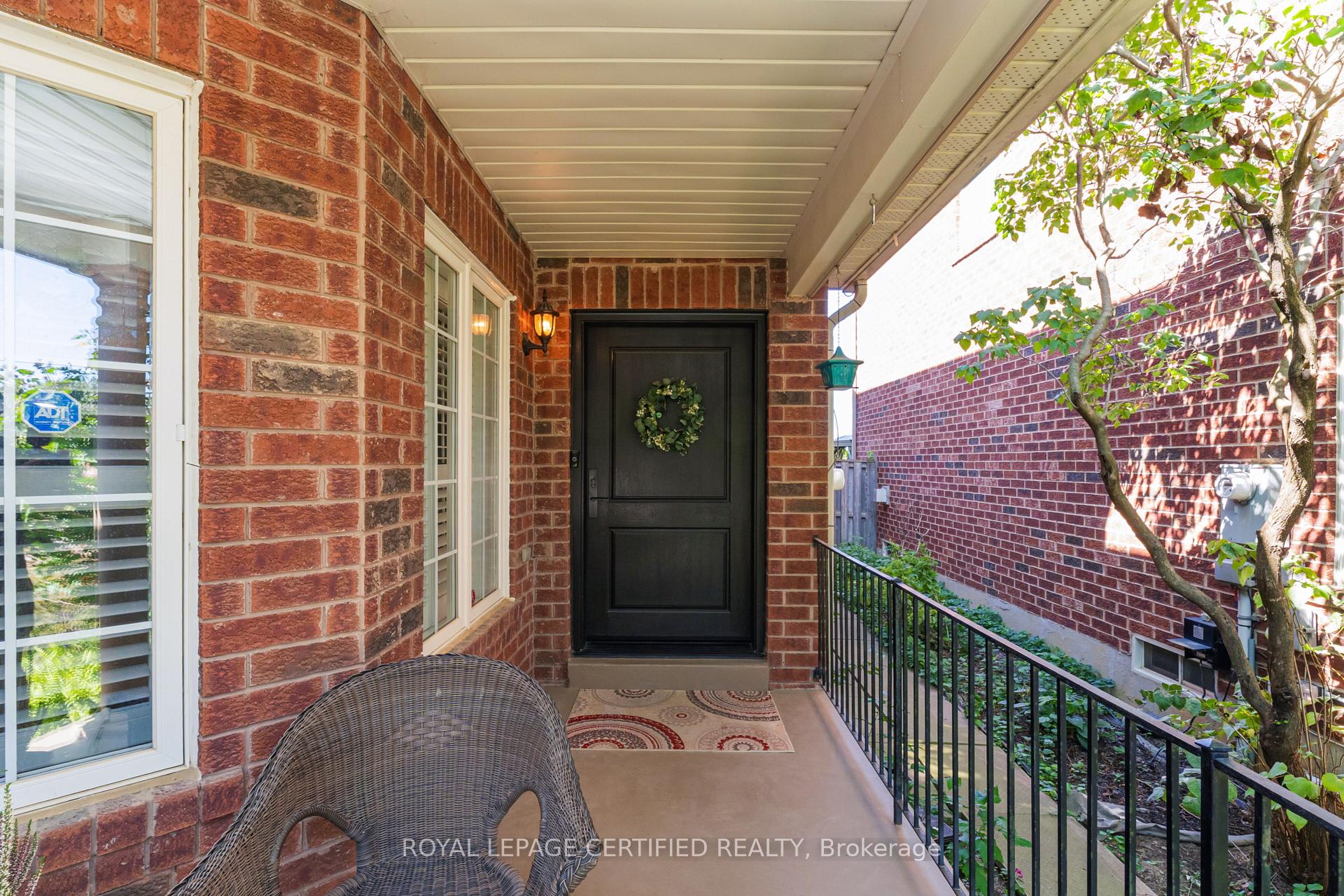 Photo 5 of 6 Collingwood Avenue, Brampton, Snelgrove — HOMEH