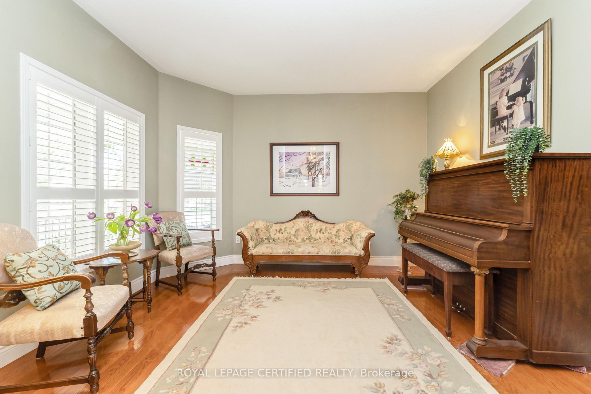 Photo 7 of 6 Collingwood Avenue, Brampton, Snelgrove — HOMEH