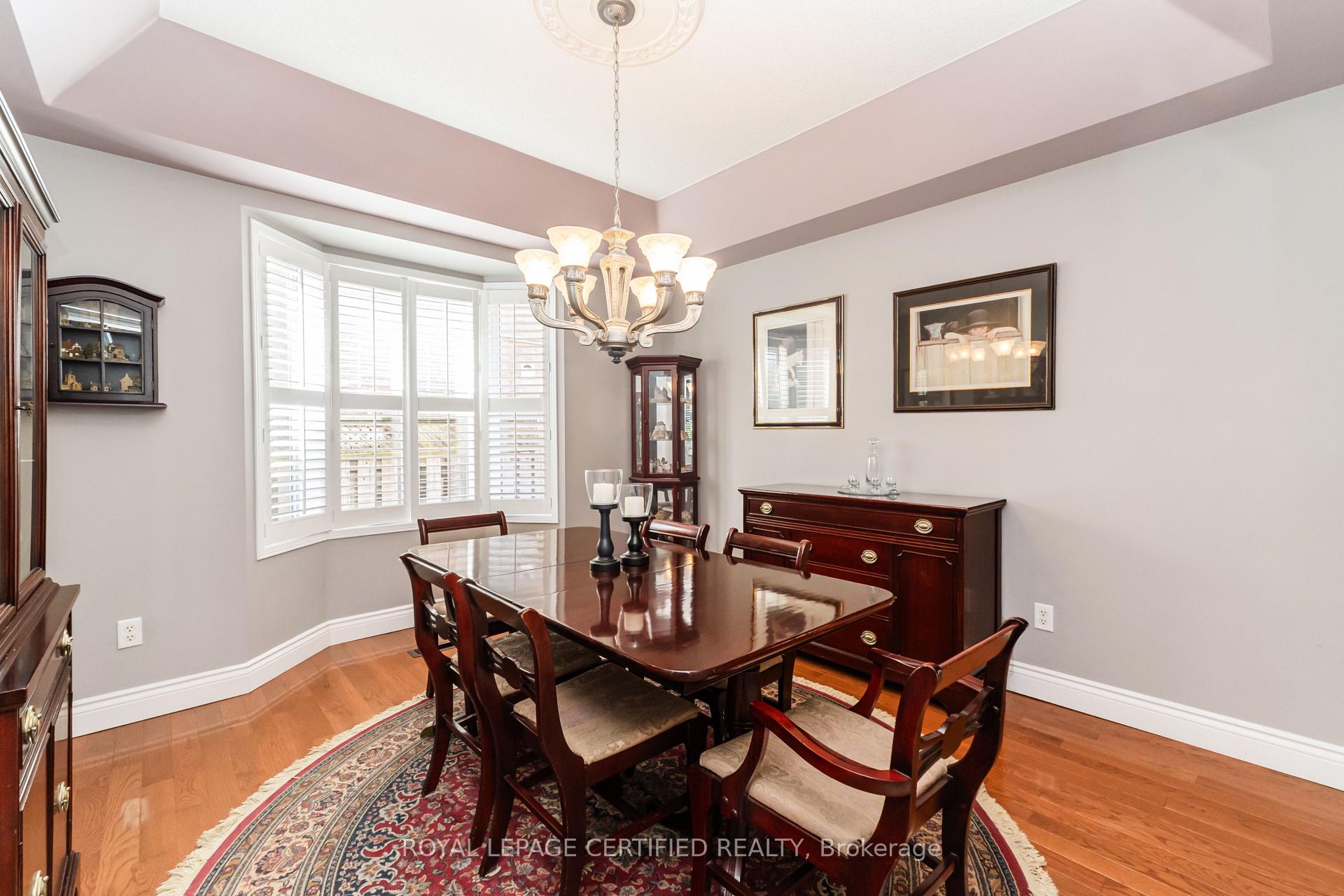 Photo 8 of 6 Collingwood Avenue, Brampton, Snelgrove — HOMEH