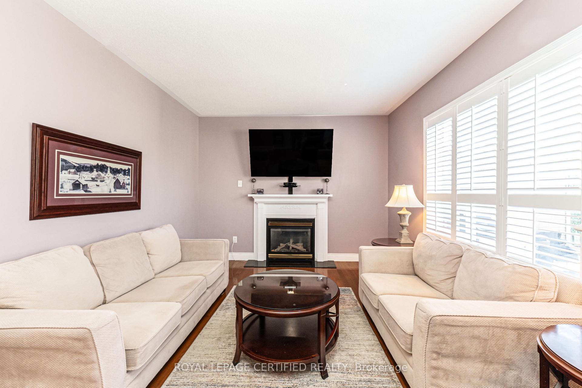 Photo 9 of 6 Collingwood Avenue, Brampton, Snelgrove — HOMEH