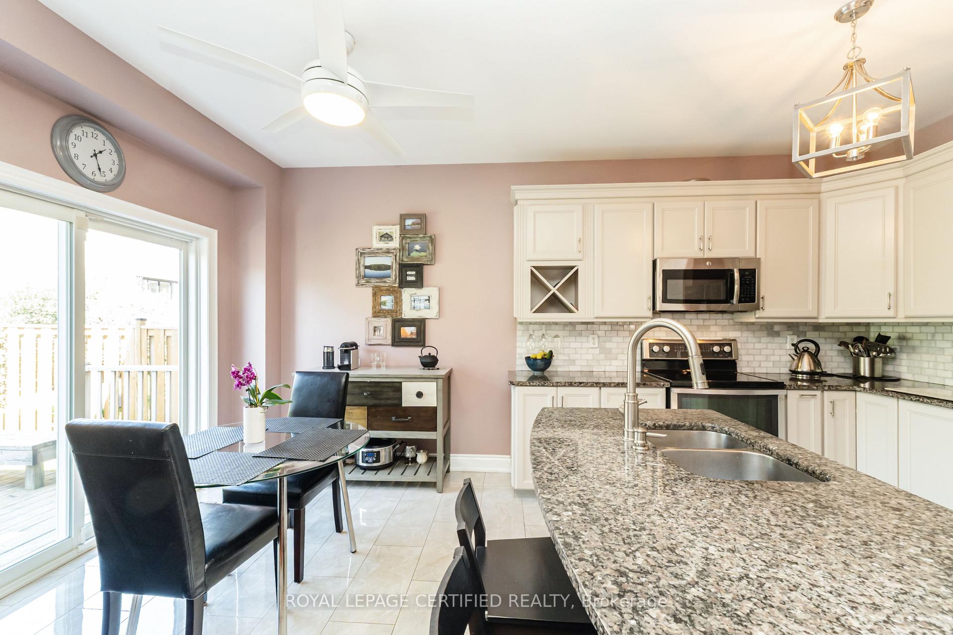 Photo 14 of 6 Collingwood Avenue, Brampton, Snelgrove — HOMEH