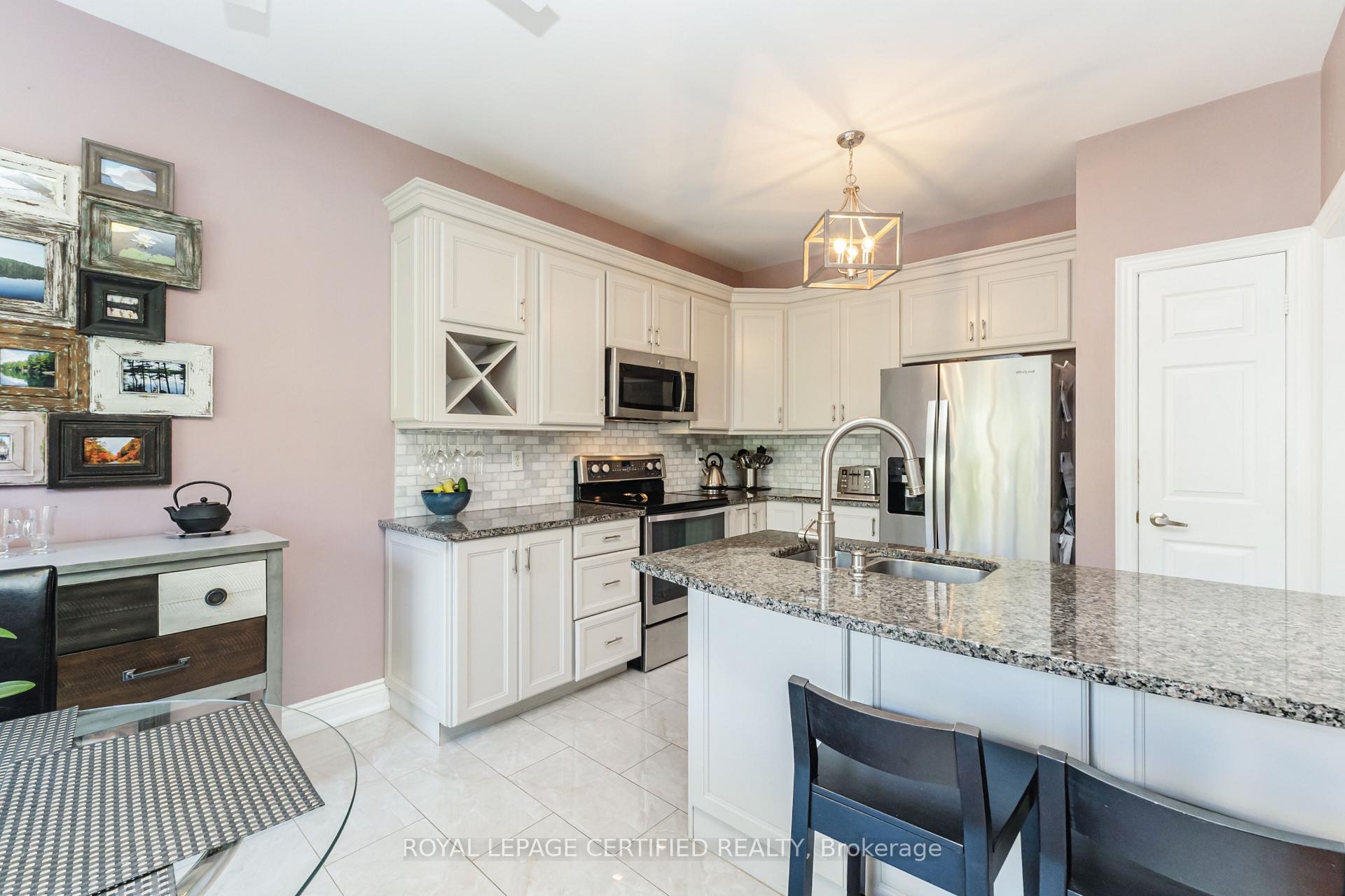 Photo 15 of 6 Collingwood Avenue, Brampton, Snelgrove — HOMEH