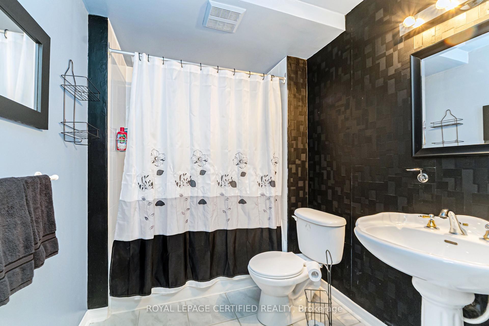 Photo 32 of 6 Collingwood Avenue, Brampton, Snelgrove — HOMEH