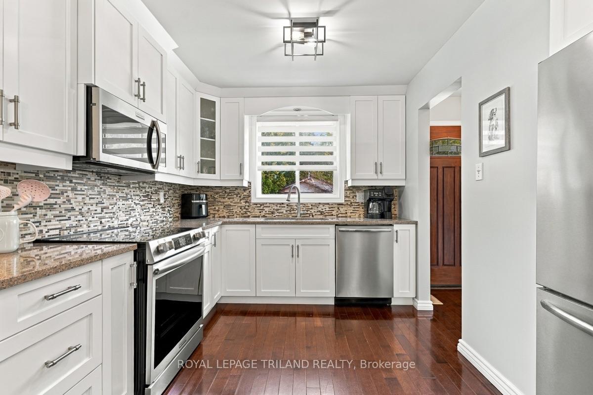 Photo 15 of 1345 Aldersbrook Road, London, North I — HOMEH