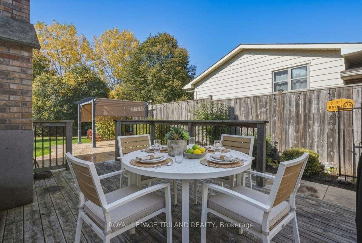 Photo 31 of 1345 Aldersbrook Road, London, North I — HOMEH