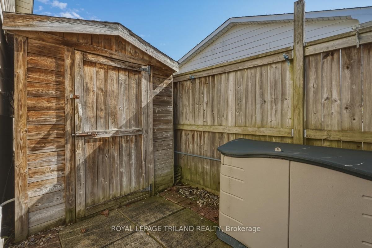 Photo 35 of 1345 Aldersbrook Road, London, North I — HOMEH