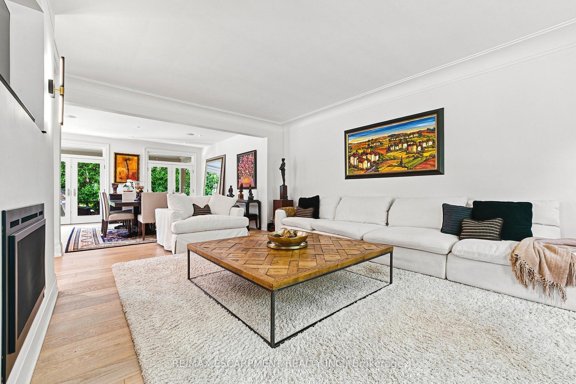 Photo 7 of 794 Falcon Boulevard, Burlington, LaSalle — HOMEH
