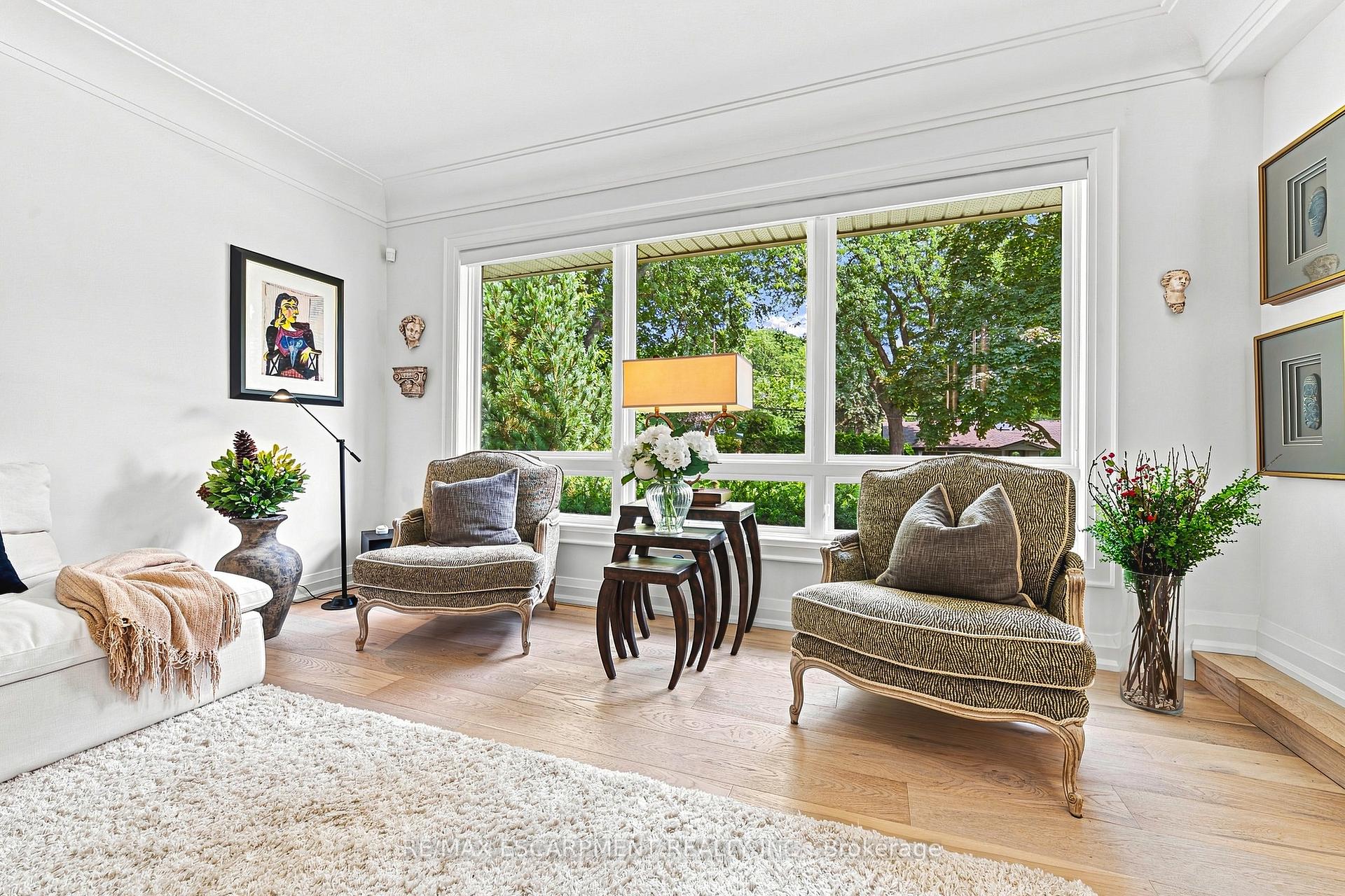 Photo 8 of 794 Falcon Boulevard, Burlington, LaSalle — HOMEH