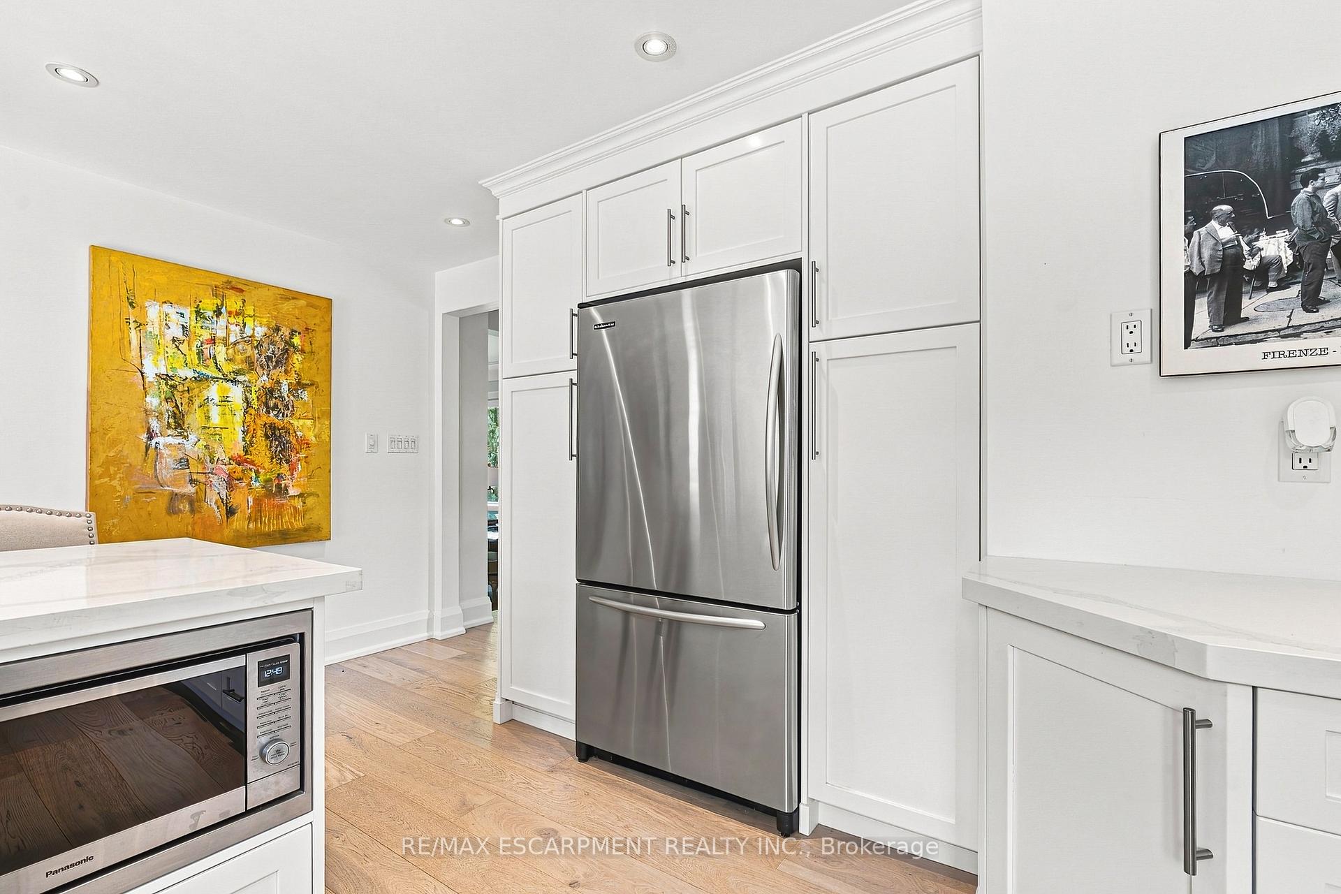Photo 15 of 794 Falcon Boulevard, Burlington, LaSalle — HOMEH