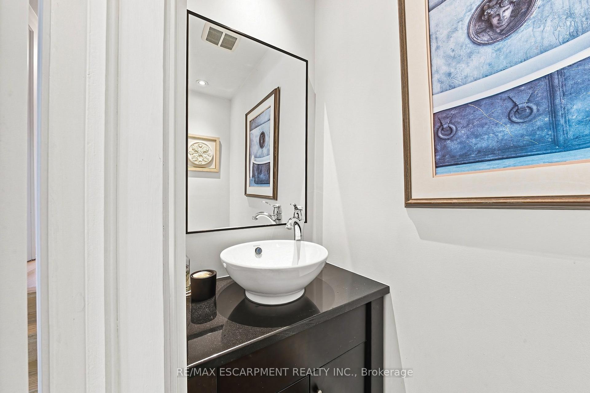 Photo 20 of 794 Falcon Boulevard, Burlington, LaSalle — HOMEH