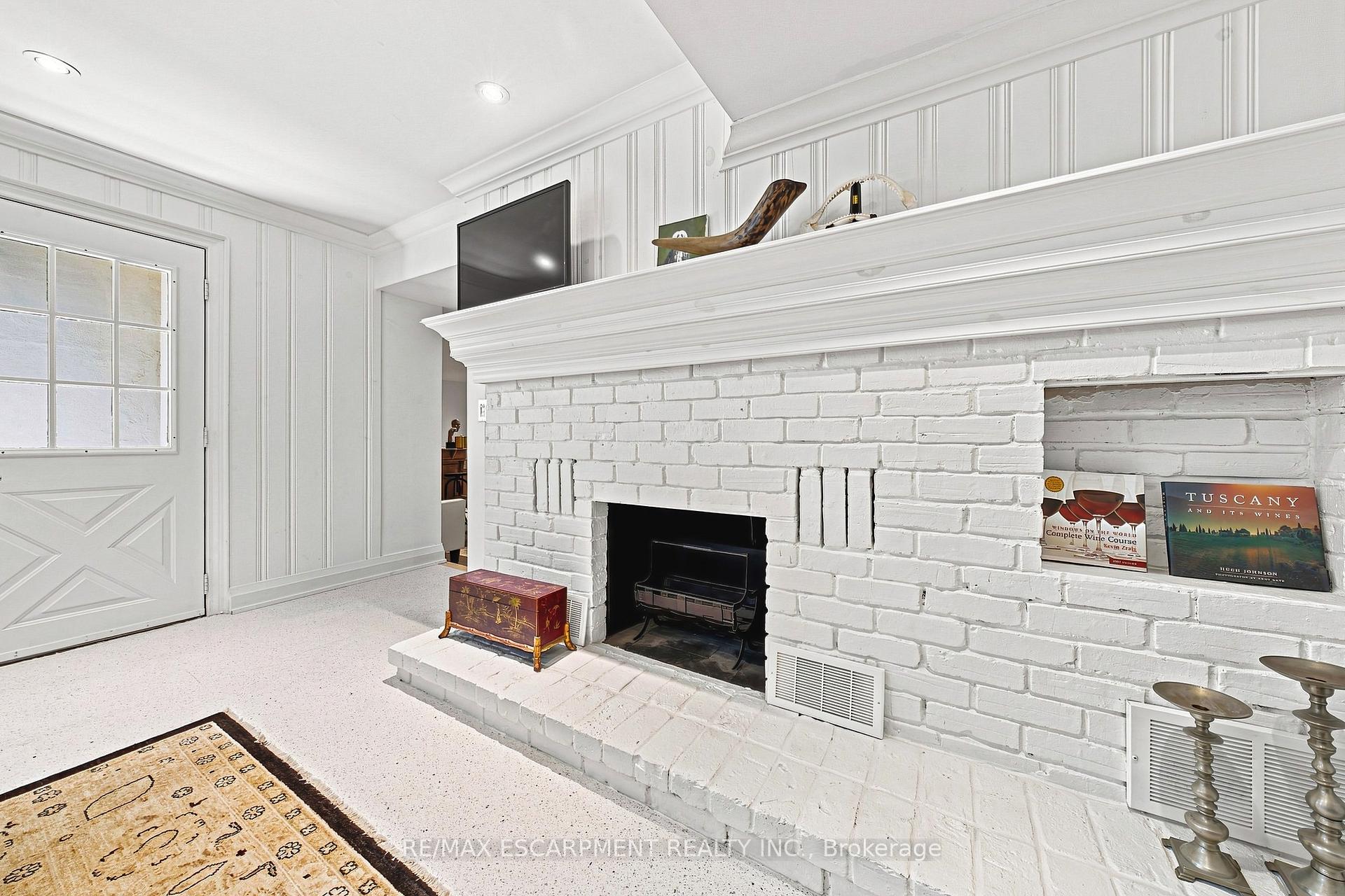 Photo 25 of 794 Falcon Boulevard, Burlington, LaSalle — HOMEH