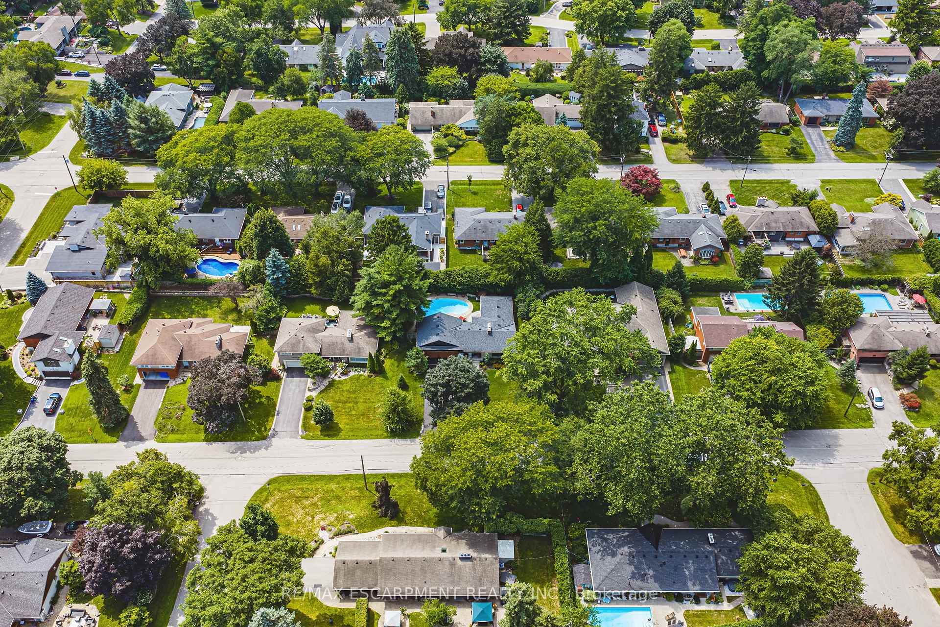 Photo 41 of 794 Falcon Boulevard, Burlington, LaSalle — HOMEH