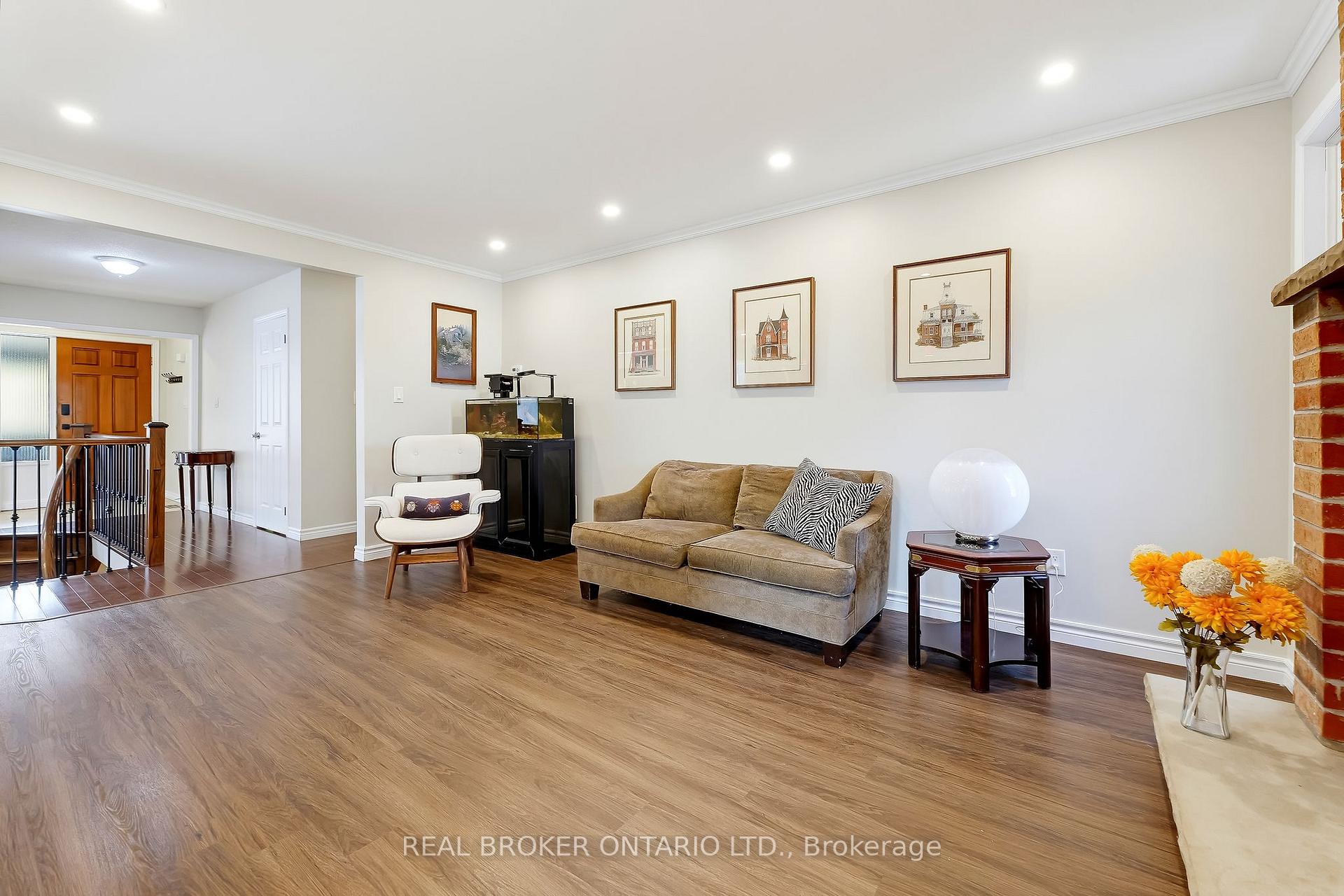 Photo 13 of 96 Munro Crescent, Uxbridge — HOMEH