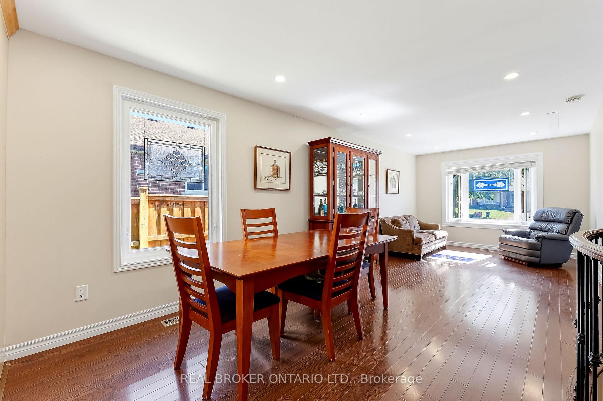 Photo 14 of 96 Munro Crescent, Uxbridge — HOMEH