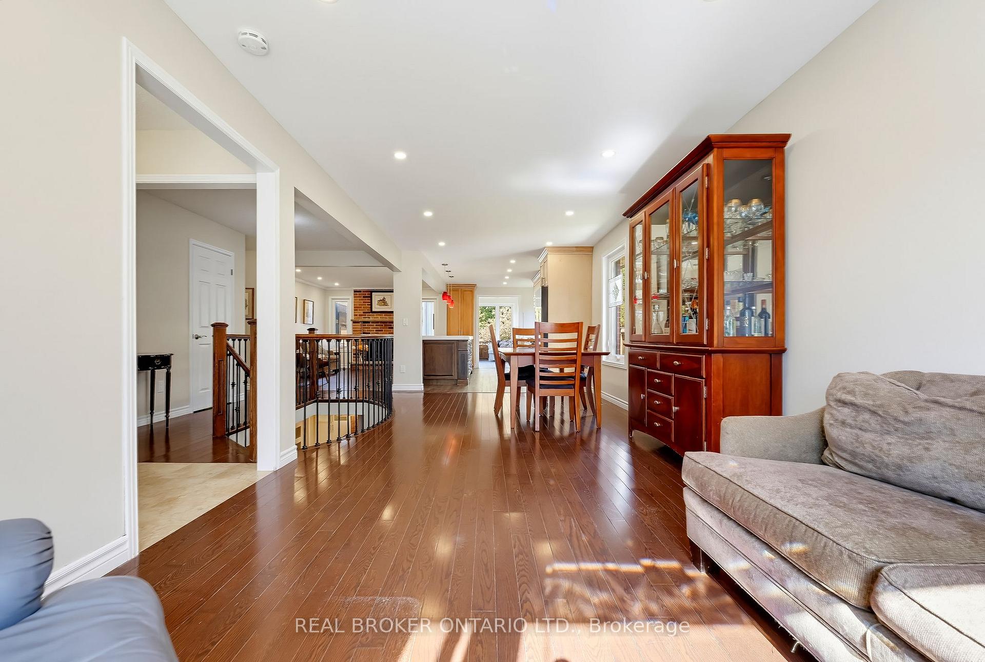 Photo 16 of 96 Munro Crescent, Uxbridge — HOMEH
