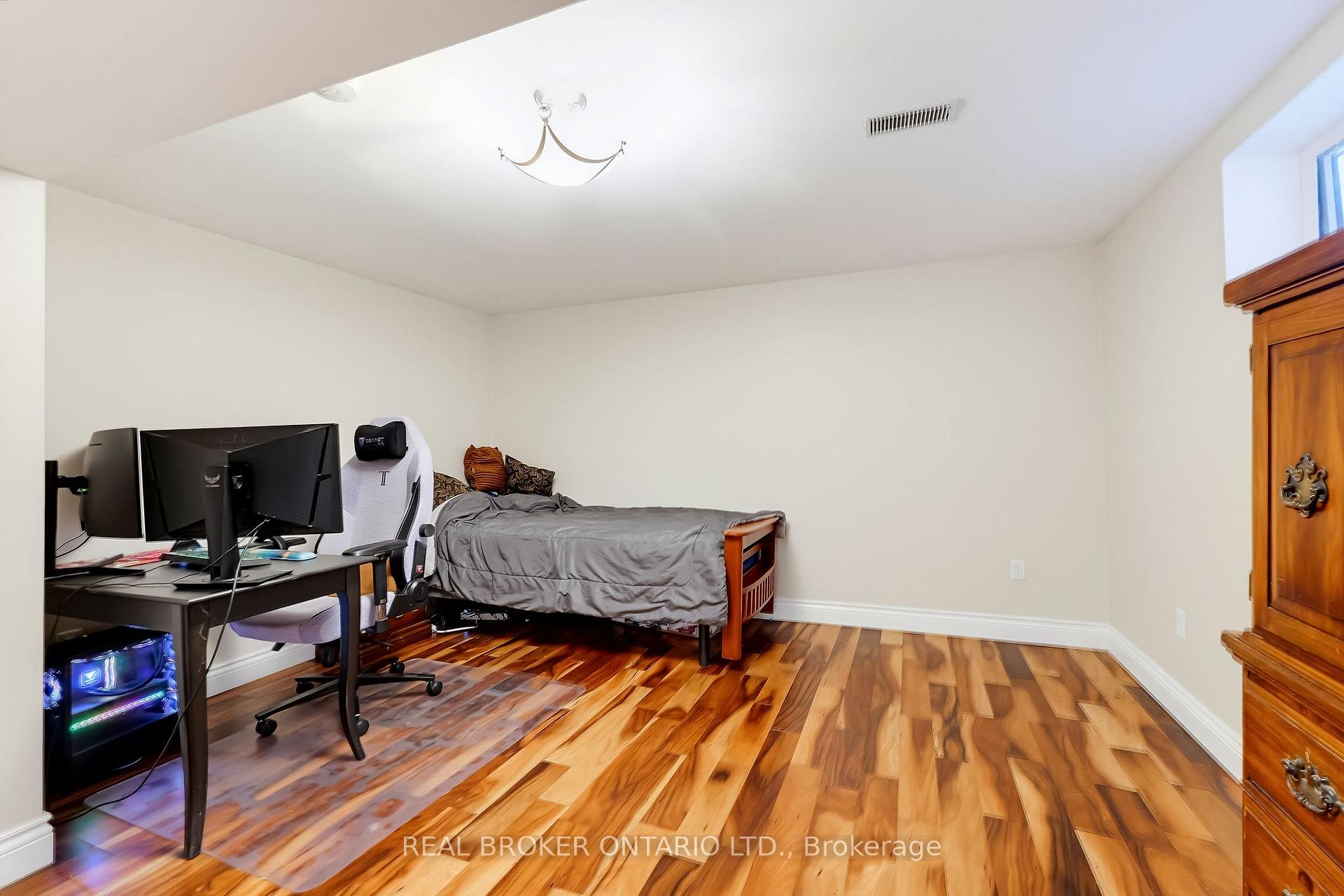 Photo 28 of 96 Munro Crescent, Uxbridge — HOMEH