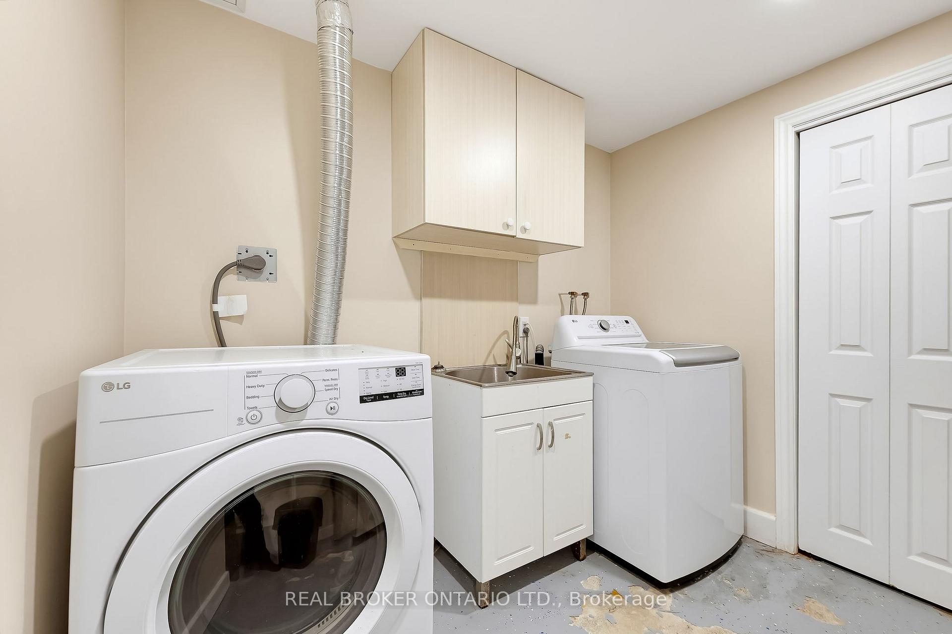 Photo 31 of 96 Munro Crescent, Uxbridge — HOMEH
