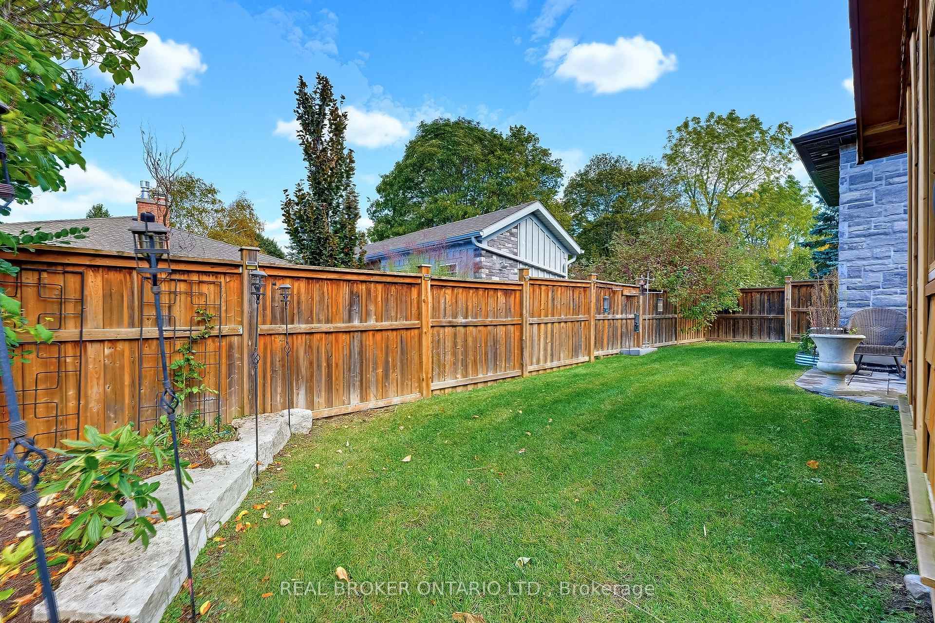 Photo 37 of 96 Munro Crescent, Uxbridge — HOMEH
