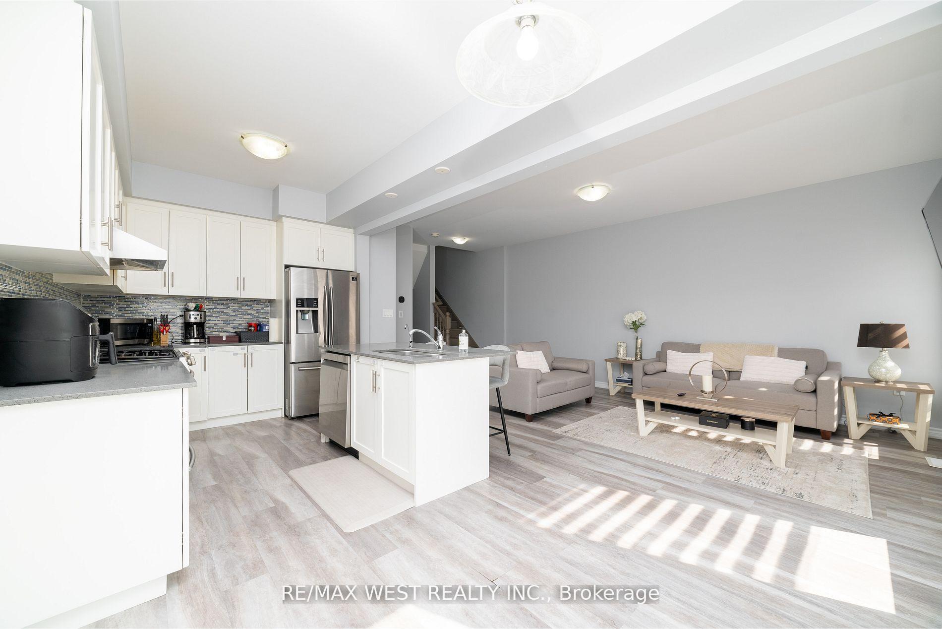 Photo 9 of Unit 44, 324 Equestrian Way, Cambridge, Preston Heights — HOMEH