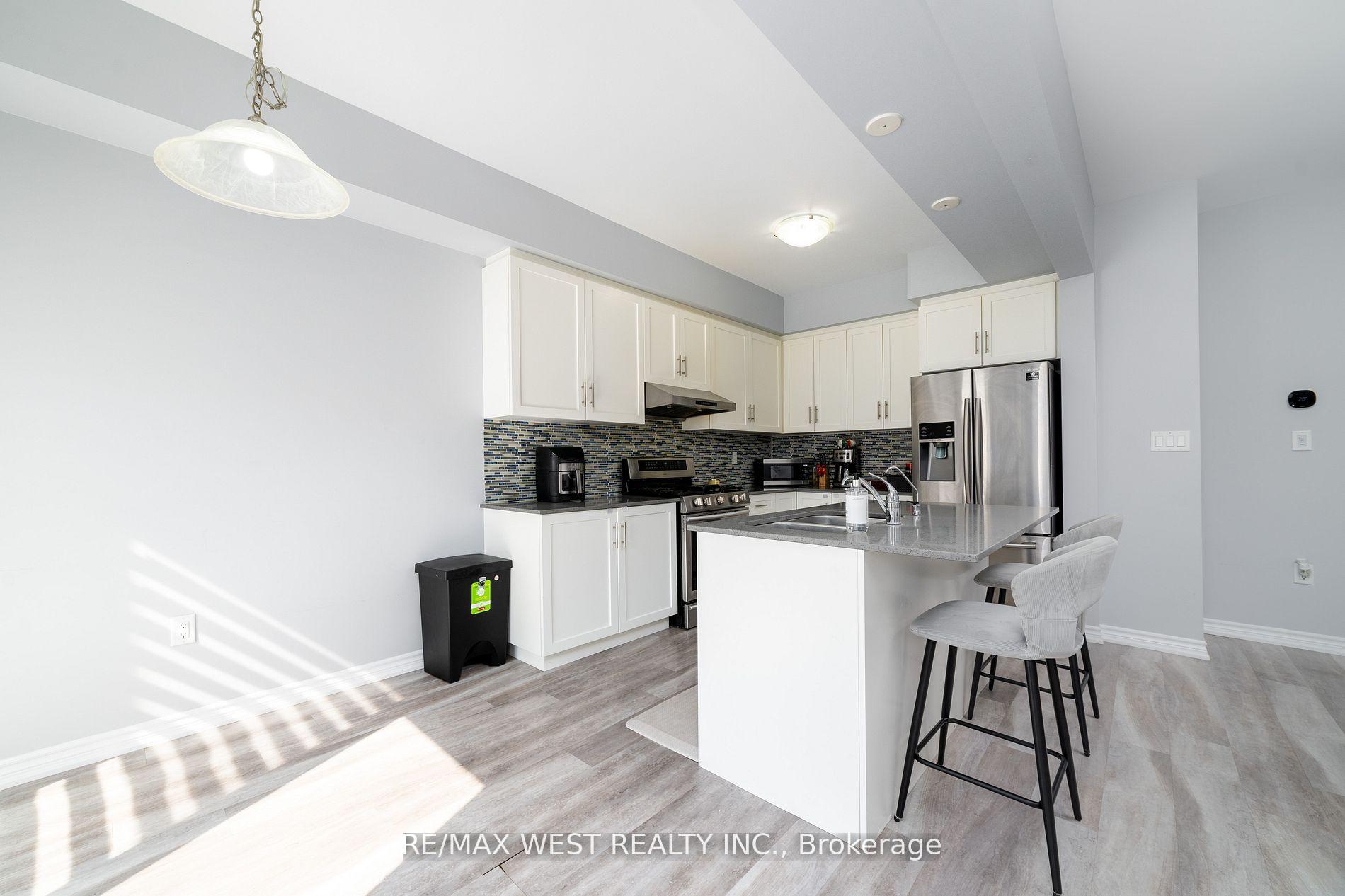 Photo 10 of Unit 44, 324 Equestrian Way, Cambridge, Preston Heights — HOMEH