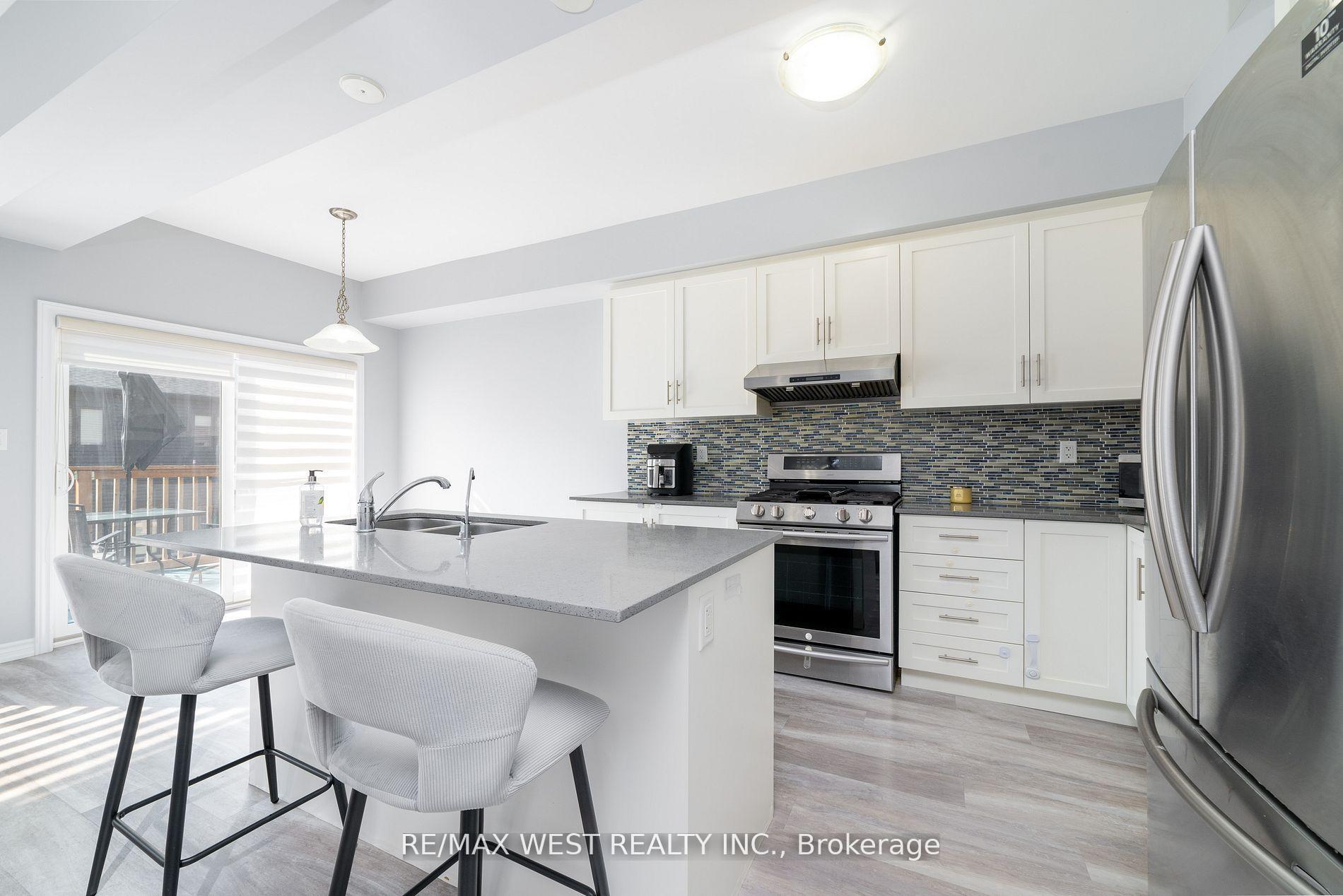 Photo 11 of Unit 44, 324 Equestrian Way, Cambridge, Preston Heights — HOMEH