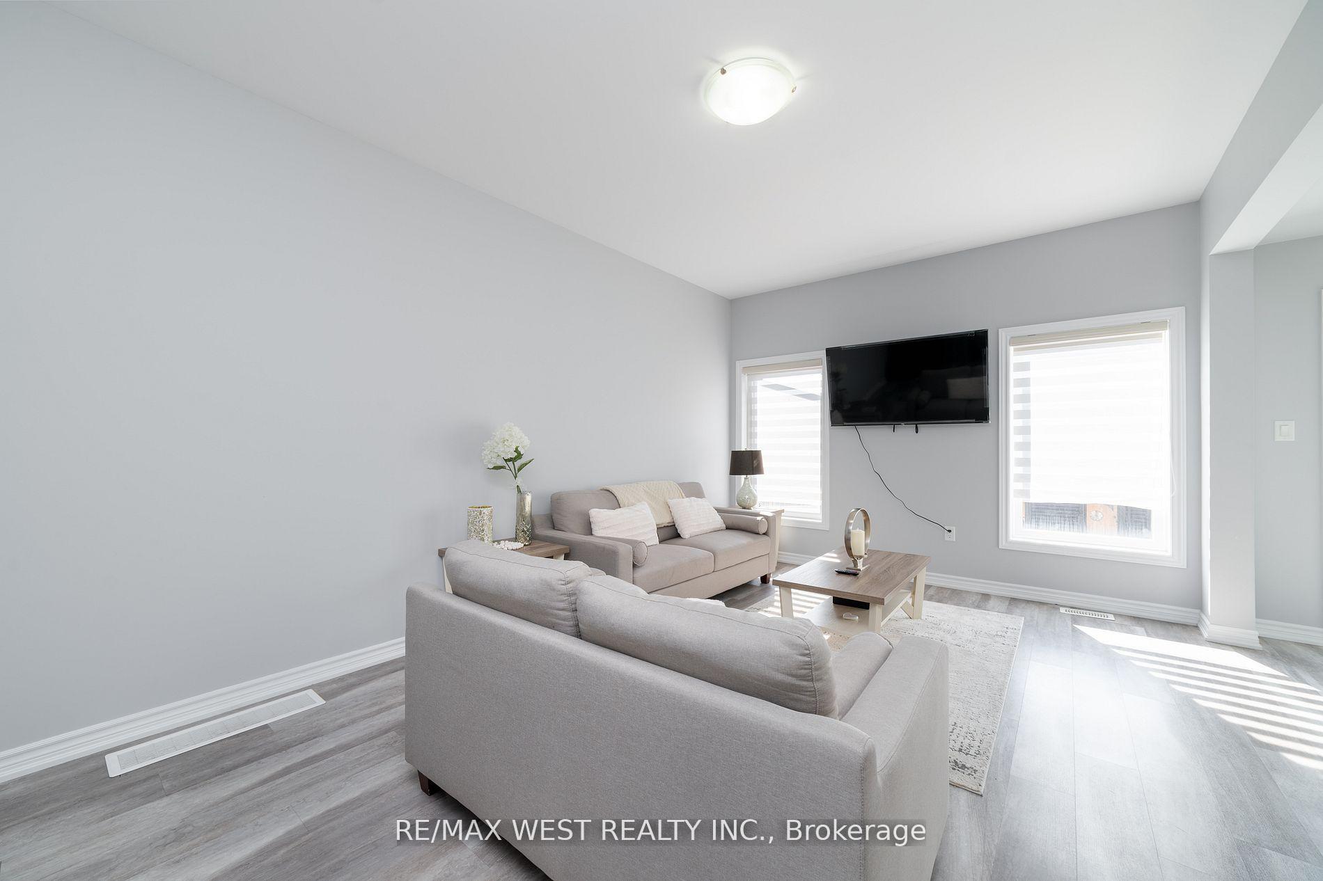 Photo 12 of Unit 44, 324 Equestrian Way, Cambridge, Preston Heights — HOMEH