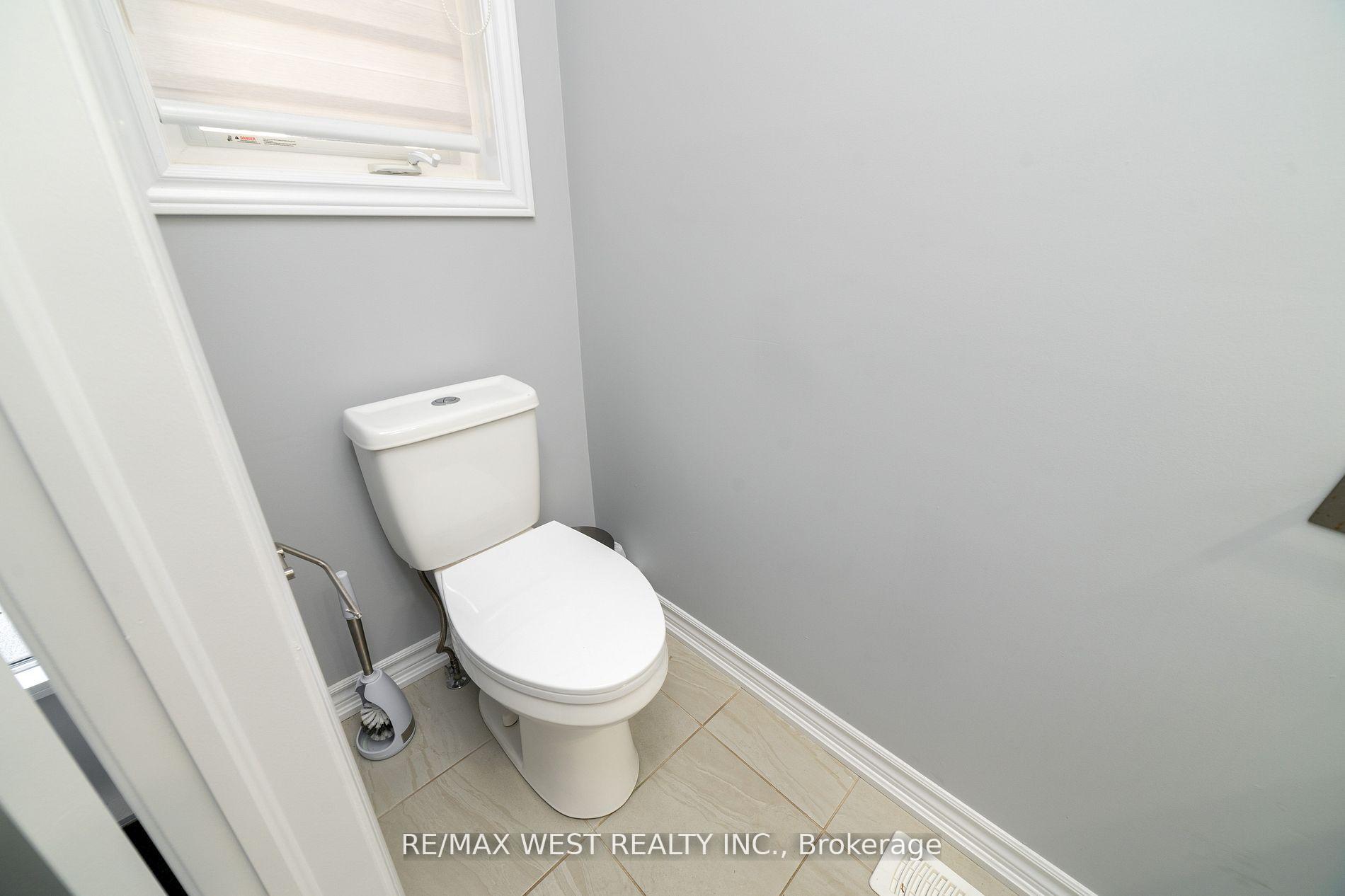 Photo 14 of Unit 44, 324 Equestrian Way, Cambridge, Preston Heights — HOMEH