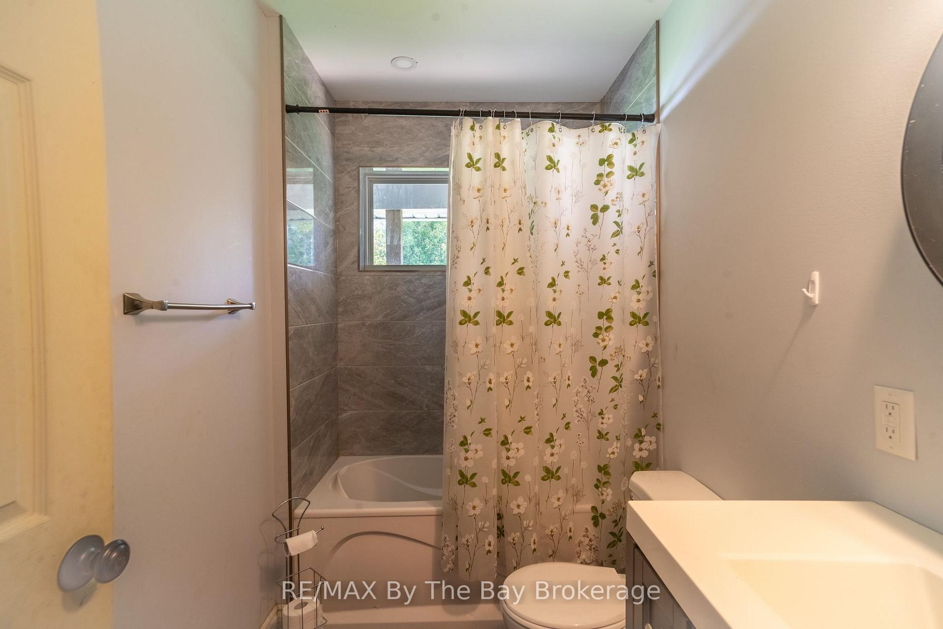 Photo 16 of 444557 Concession 8 Road, West Grey — HOMEH