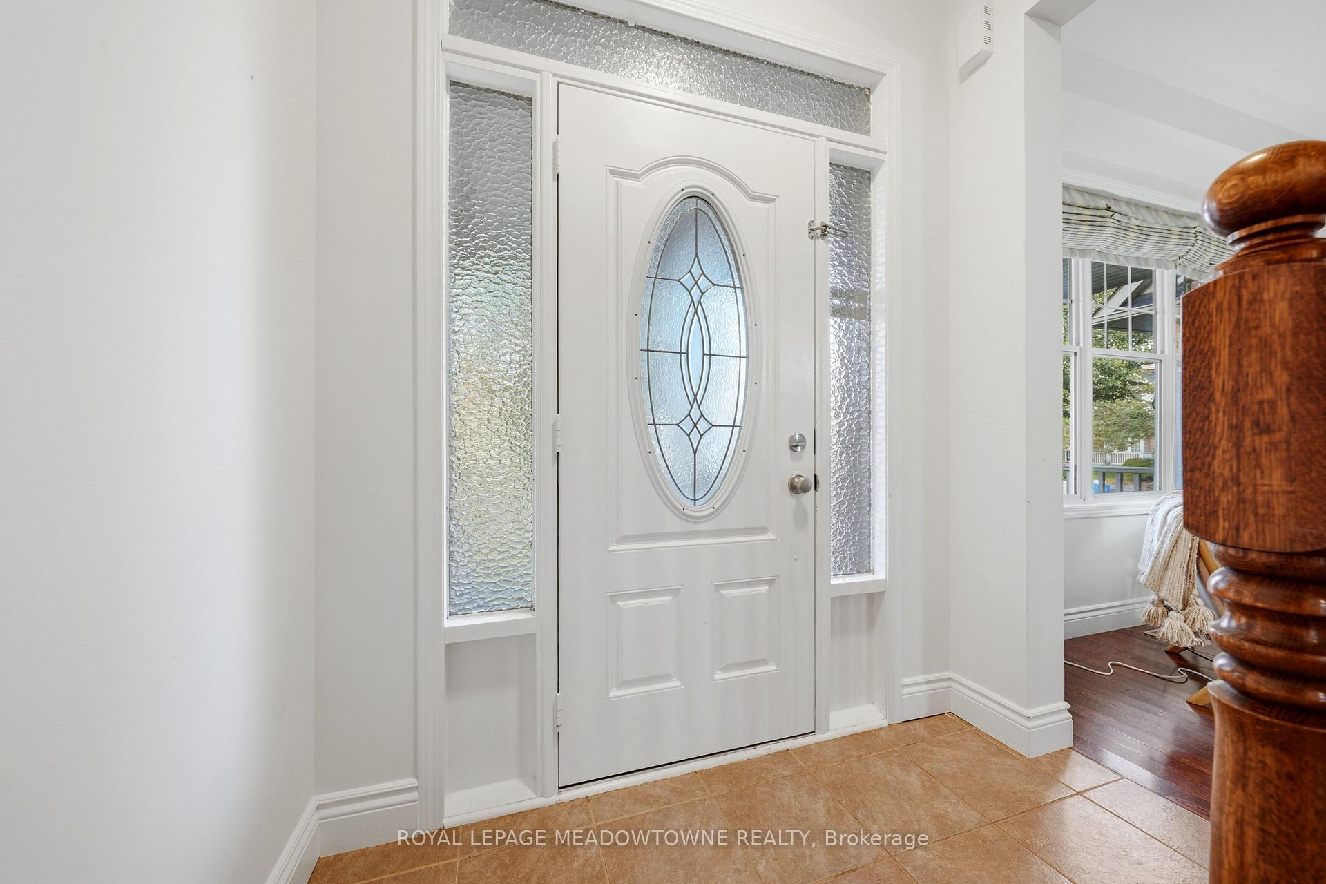 Photo 5 of 721 Switzer Crescent, Milton, Coates — HOMEH