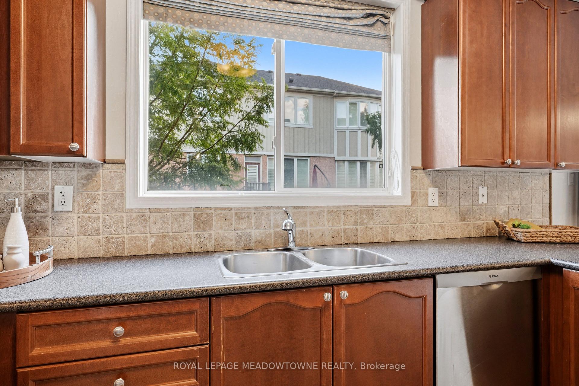 Photo 19 of 721 Switzer Crescent, Milton, Coates — HOMEH