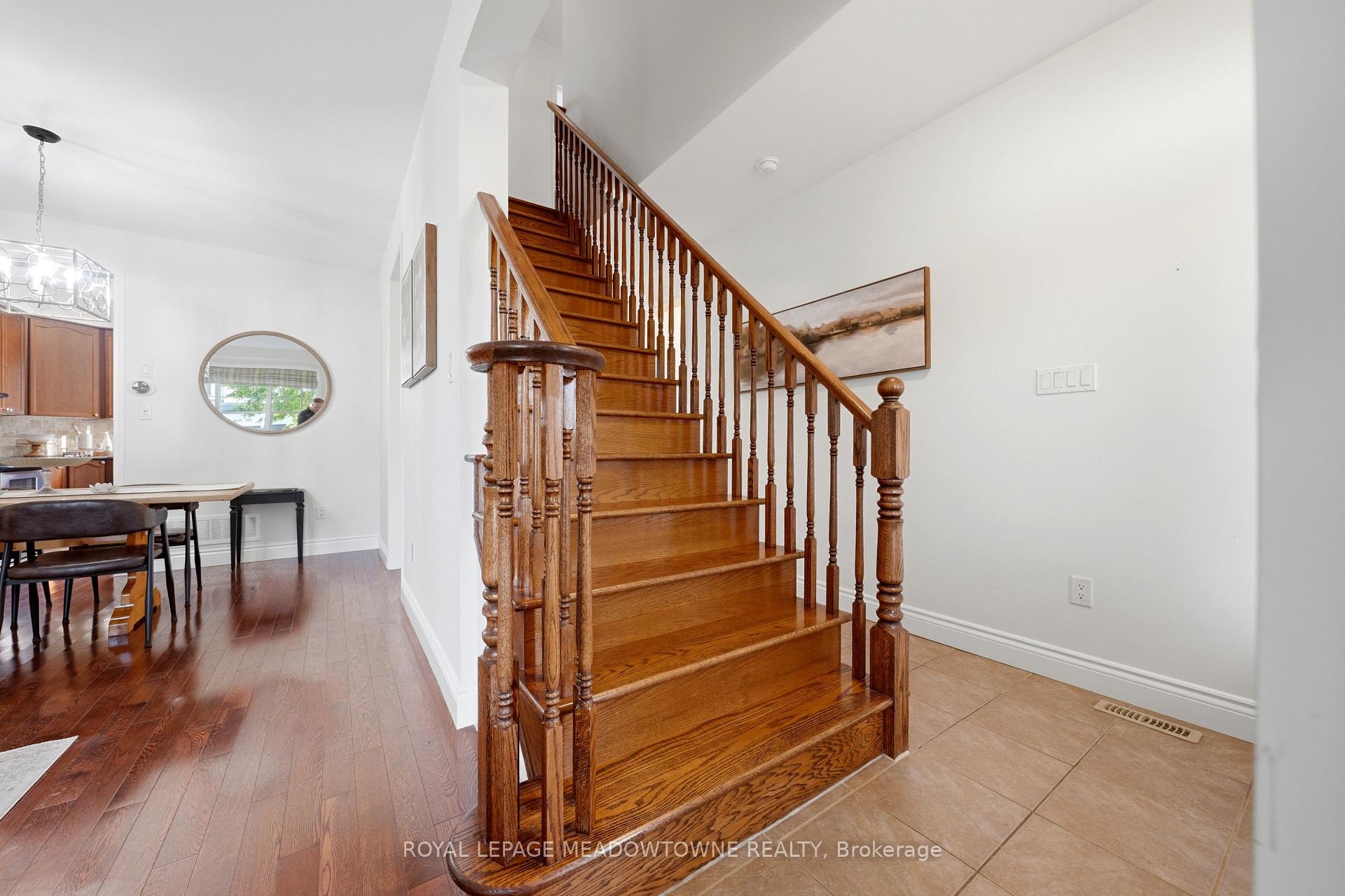 Photo 26 of 721 Switzer Crescent, Milton, Coates — HOMEH