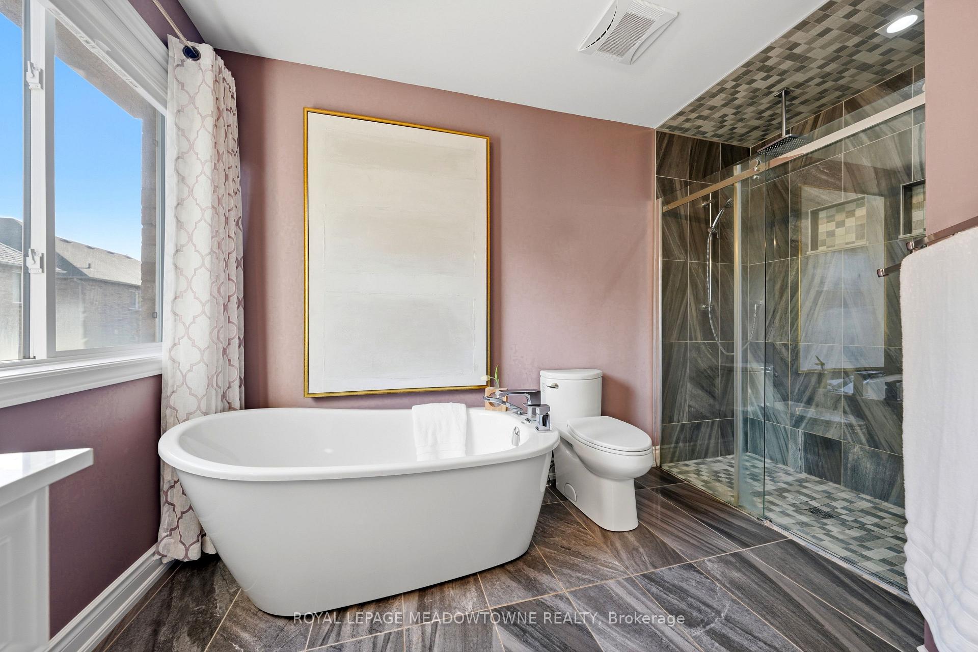 Photo 33 of 721 Switzer Crescent, Milton, Coates — HOMEH