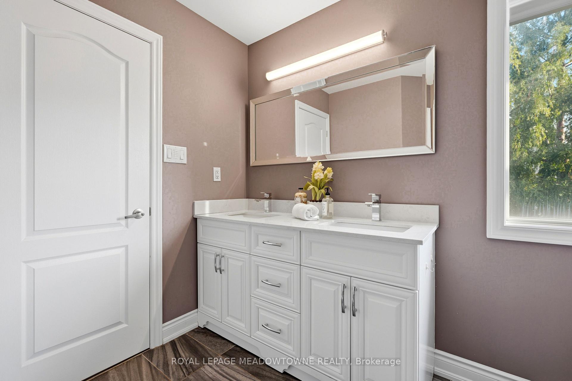Photo 34 of 721 Switzer Crescent, Milton, Coates — HOMEH