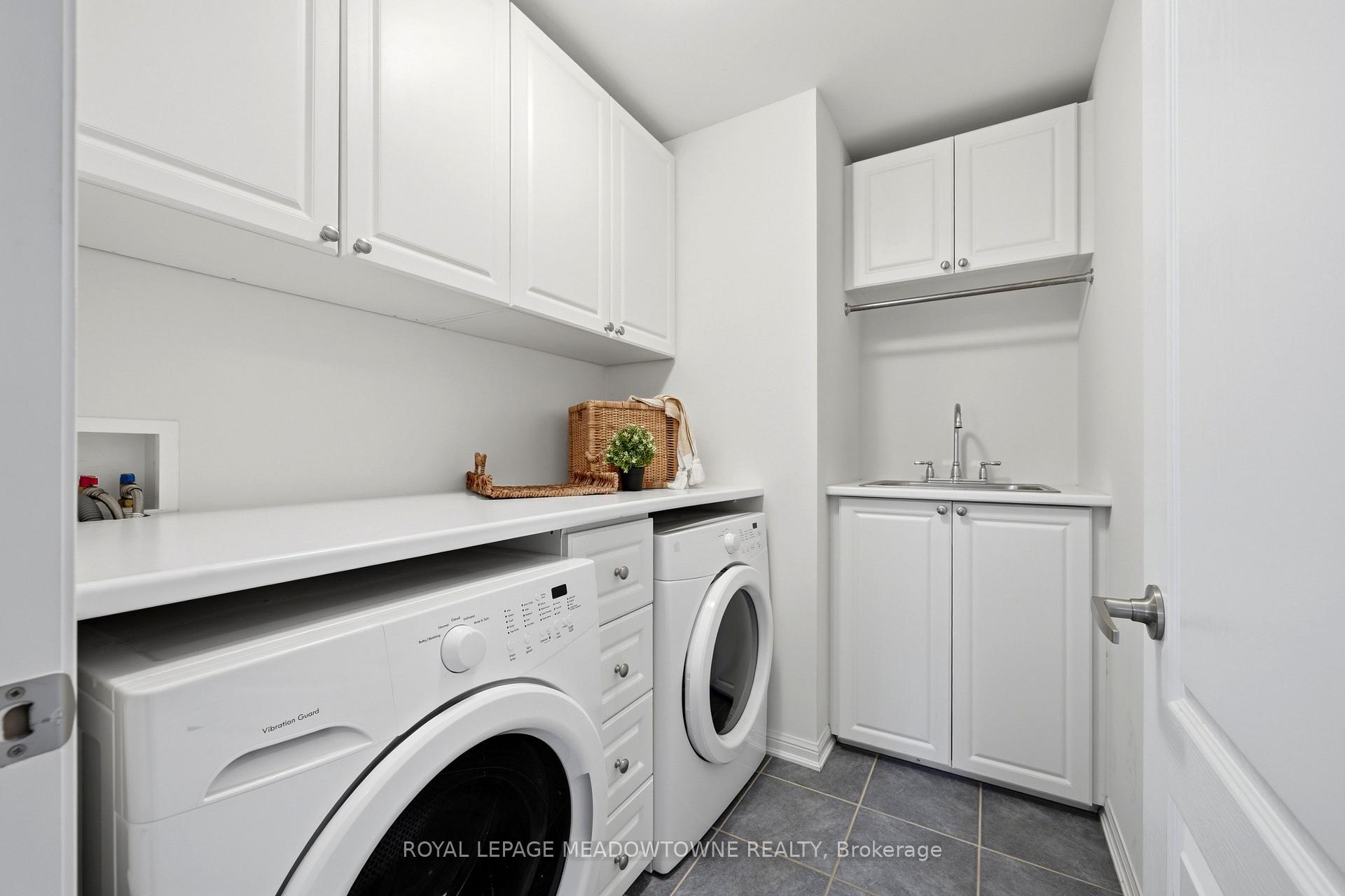 Photo 40 of 721 Switzer Crescent, Milton, Coates — HOMEH