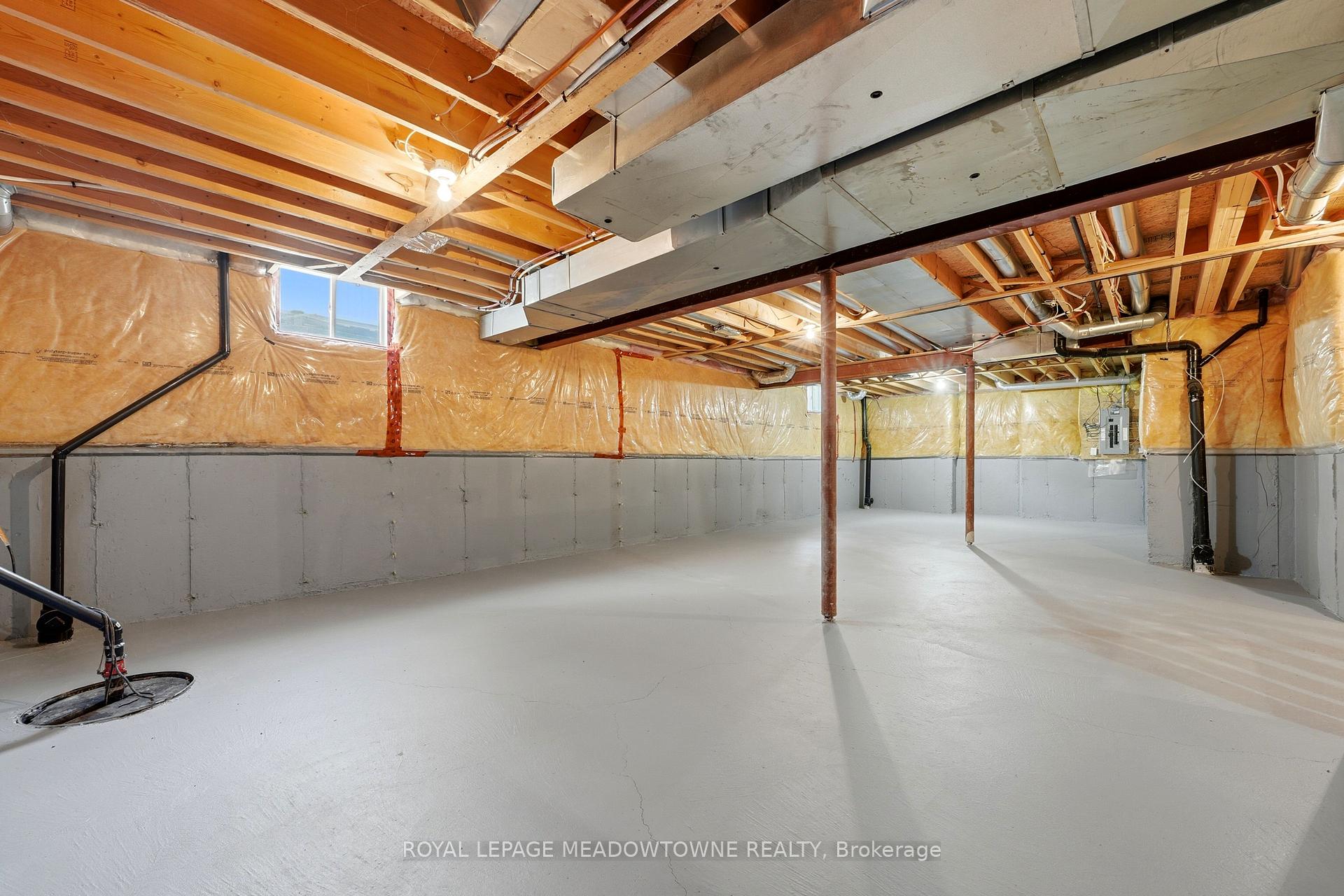 Photo 43 of 721 Switzer Crescent, Milton, Coates — HOMEH