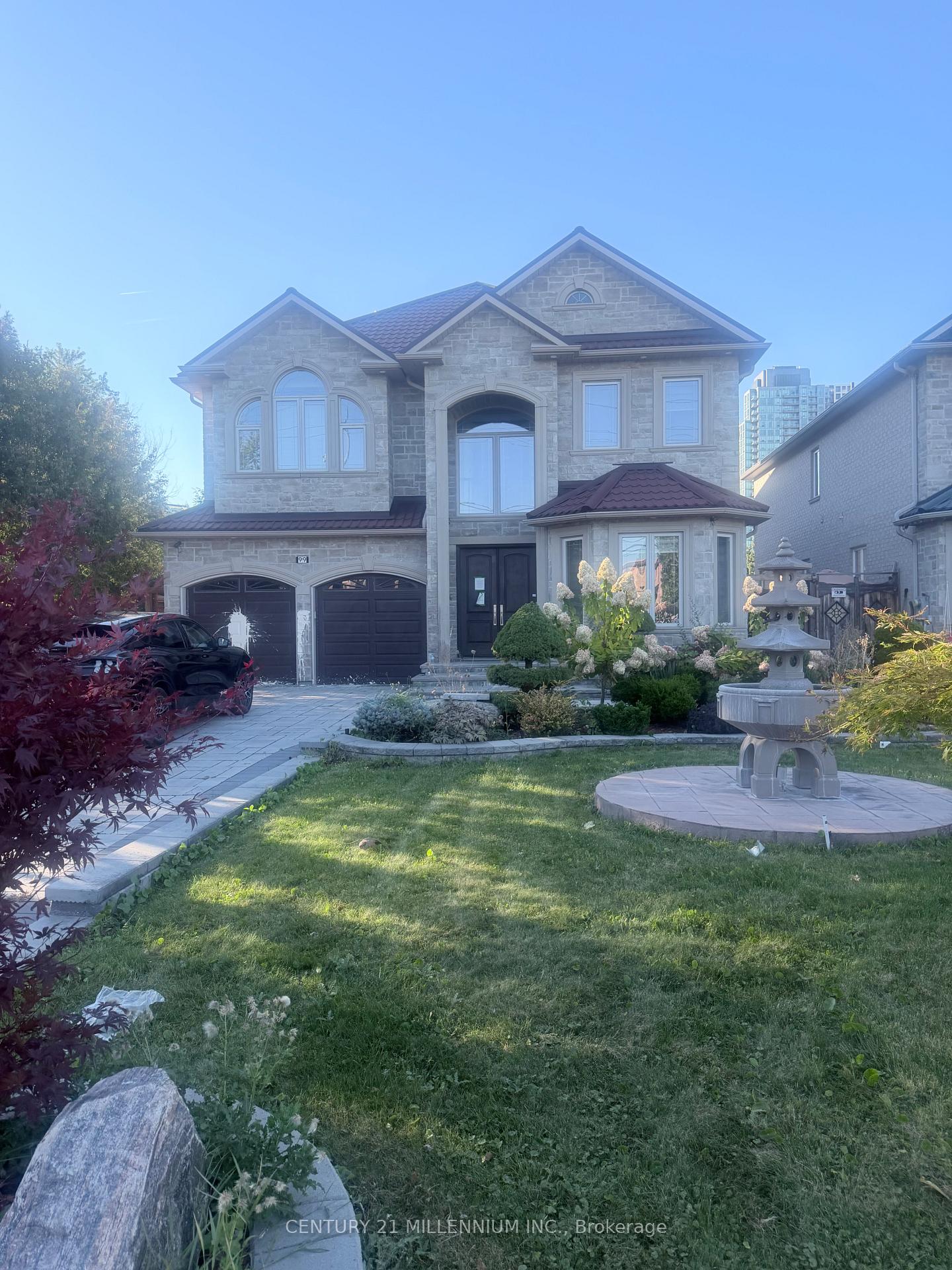 Photo 2 of 99 Fairview Road W, Mississauga, Fairview — HOMEH