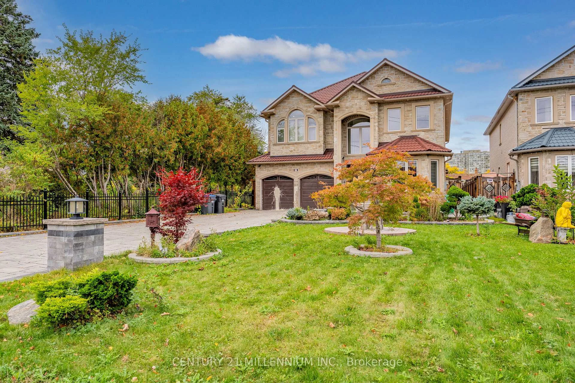 Photo 1 of 99 Fairview Road W, Mississauga, Fairview — HOMEH