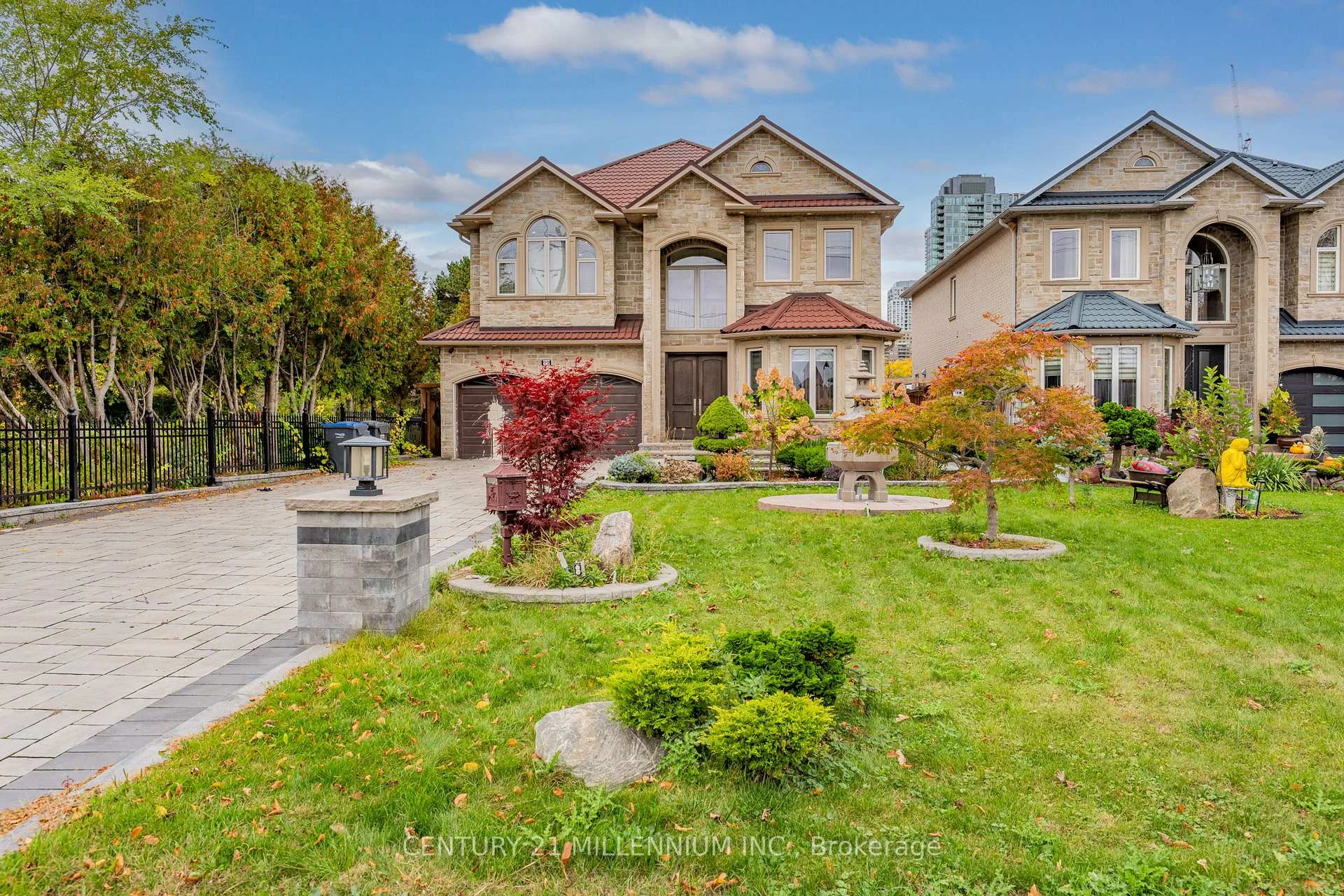 Photo 4 of 99 Fairview Road W, Mississauga, Fairview — HOMEH
