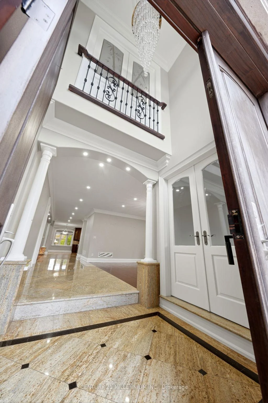 Photo 6 of 99 Fairview Road W, Mississauga, Fairview — HOMEH