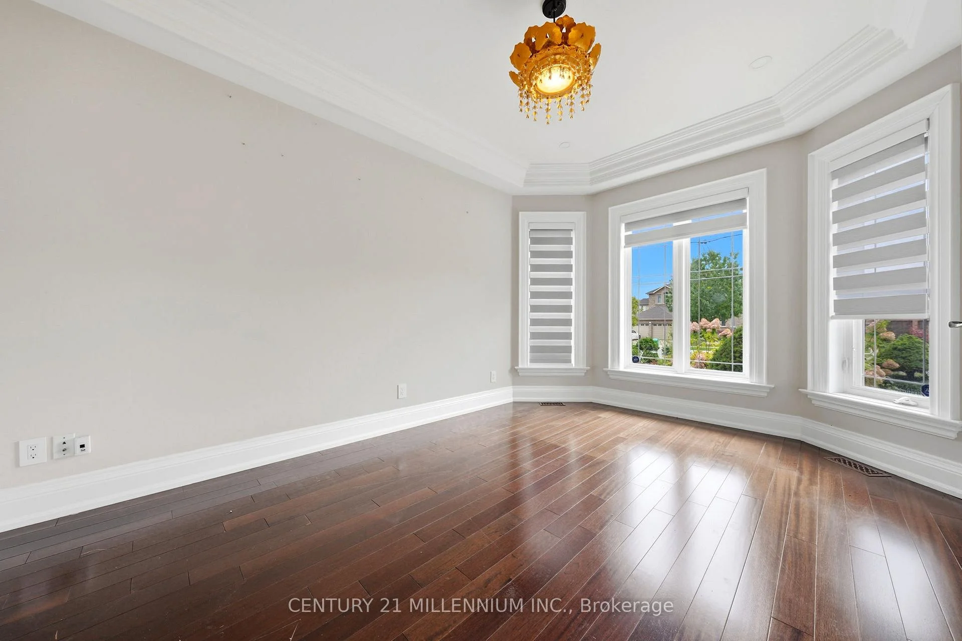 Photo 7 of 99 Fairview Road W, Mississauga, Fairview — HOMEH