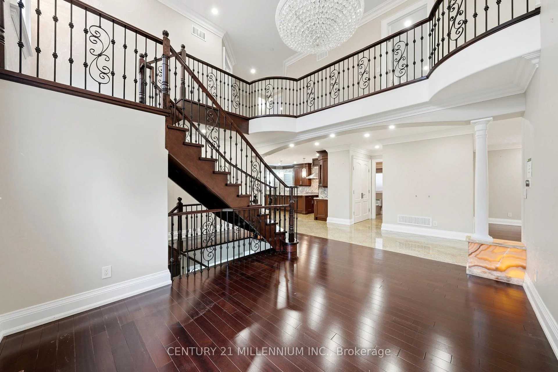 Photo 12 of 99 Fairview Road W, Mississauga, Fairview — HOMEH