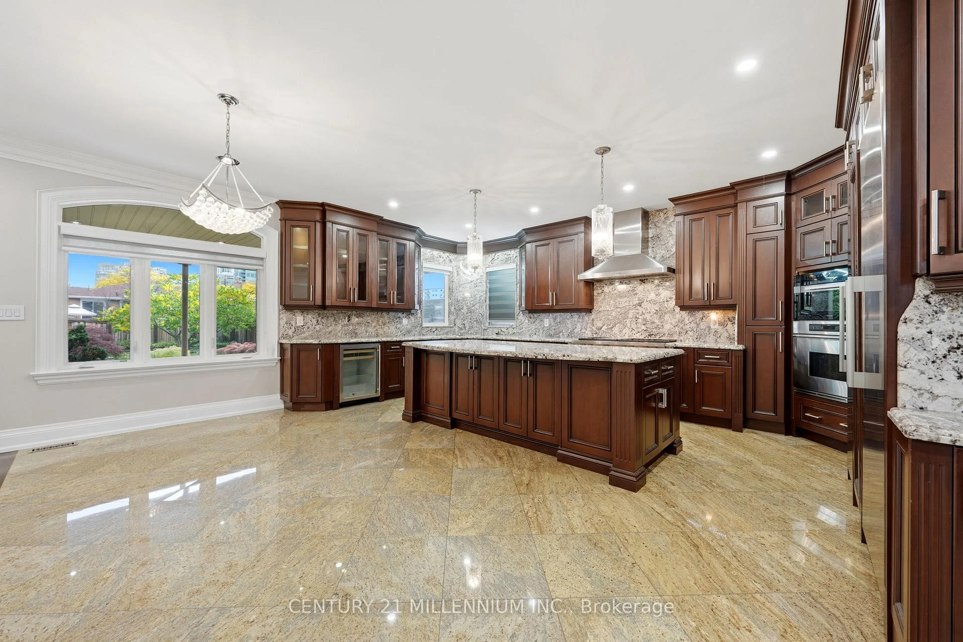 Photo 14 of 99 Fairview Road W, Mississauga, Fairview — HOMEH