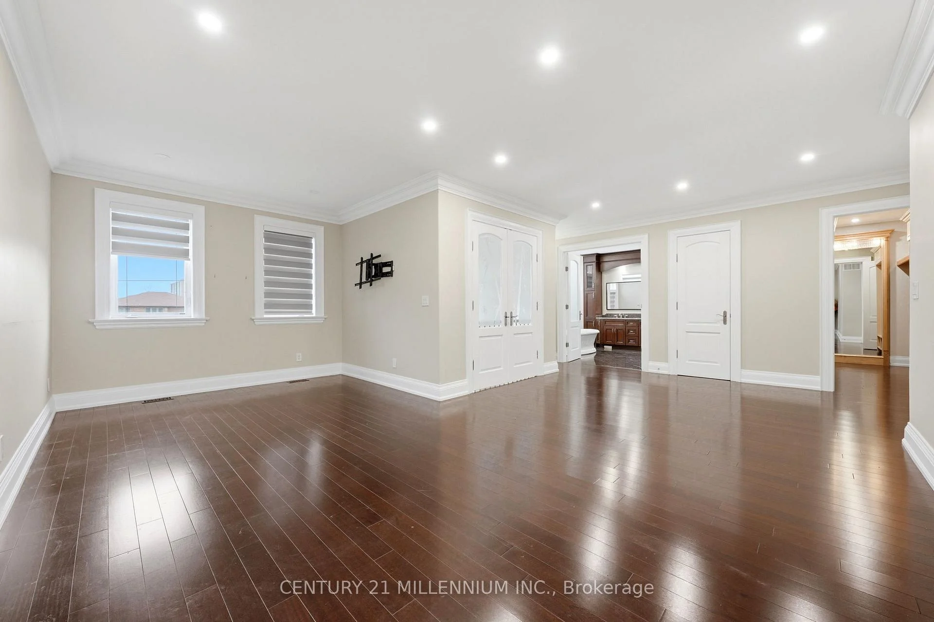 Photo 22 of 99 Fairview Road W, Mississauga, Fairview — HOMEH