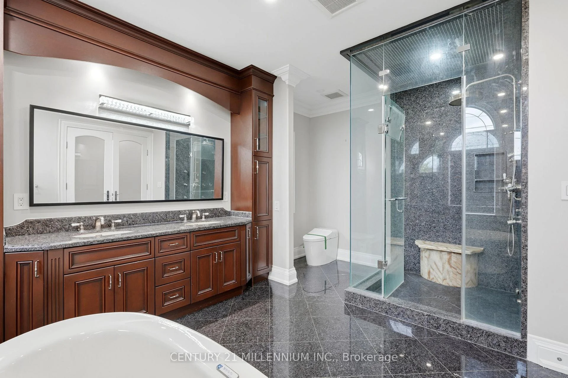 Photo 24 of 99 Fairview Road W, Mississauga, Fairview — HOMEH