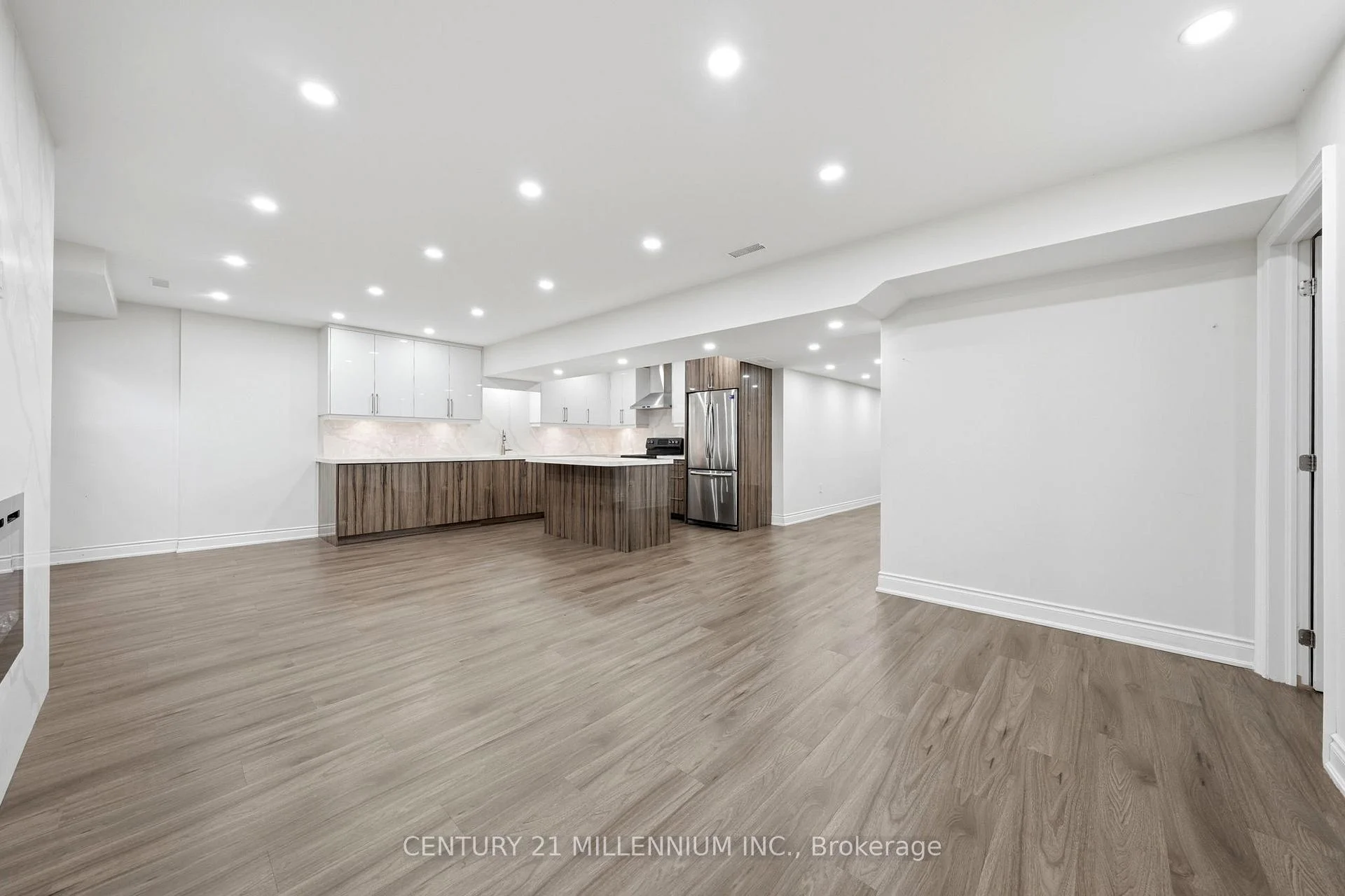 Photo 33 of 99 Fairview Road W, Mississauga, Fairview — HOMEH