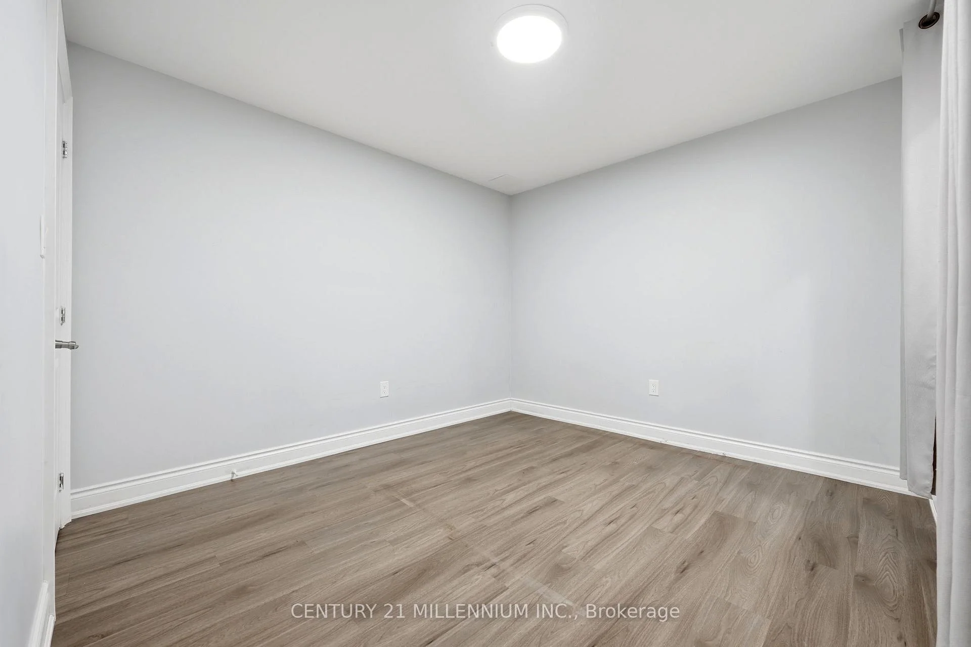 Photo 35 of 99 Fairview Road W, Mississauga, Fairview — HOMEH