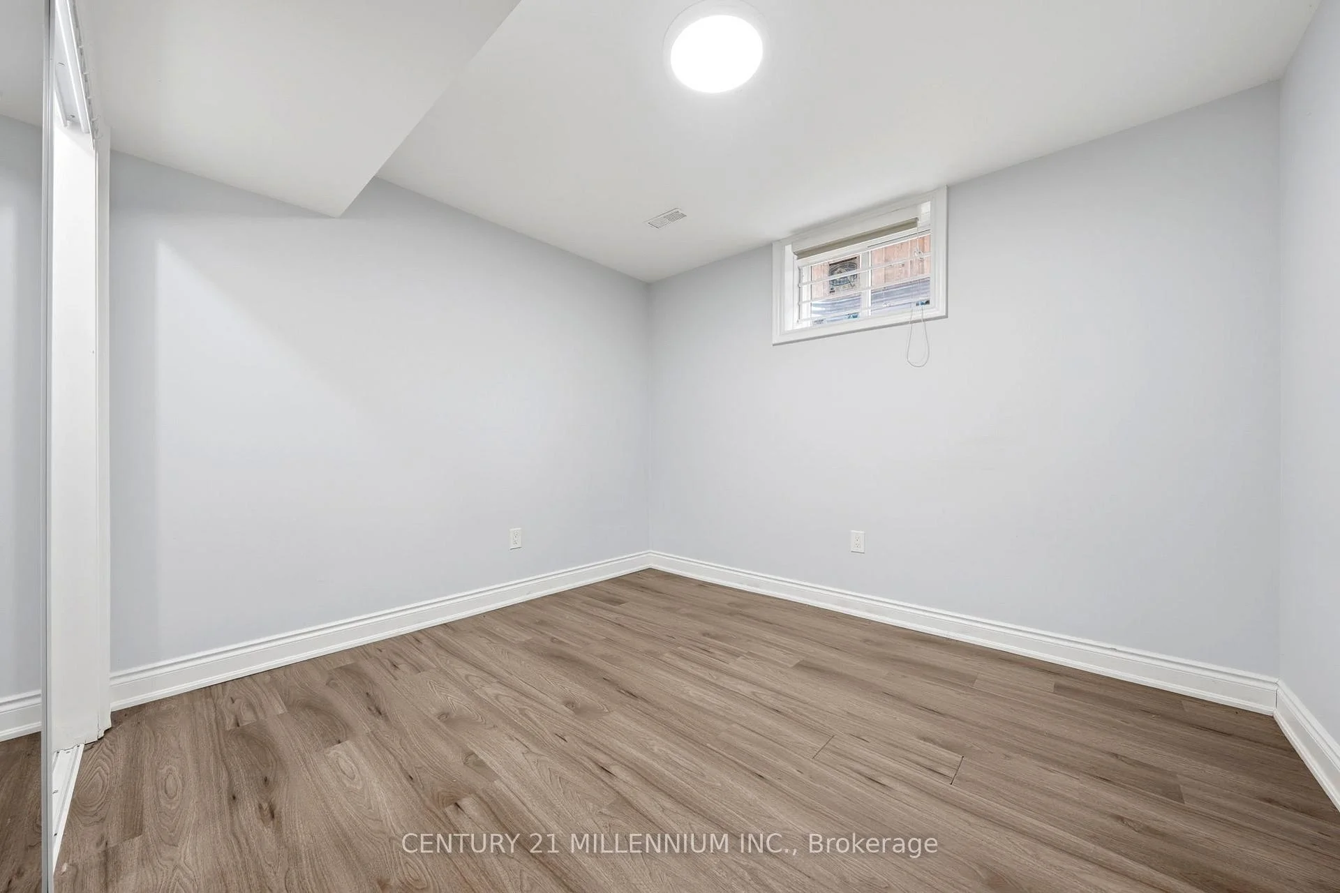 Photo 39 of 99 Fairview Road W, Mississauga, Fairview — HOMEH