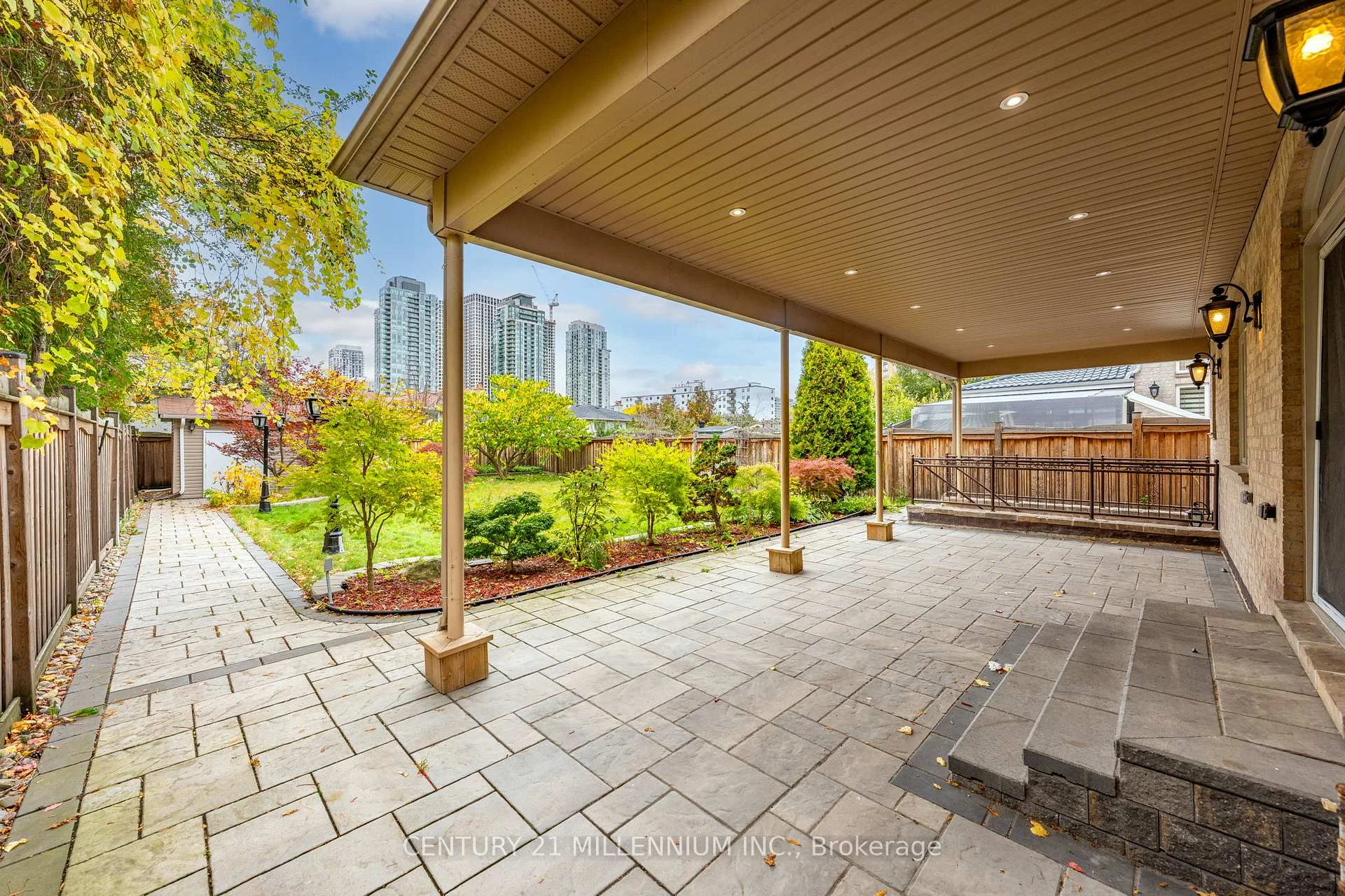 Photo 42 of 99 Fairview Road W, Mississauga, Fairview — HOMEH