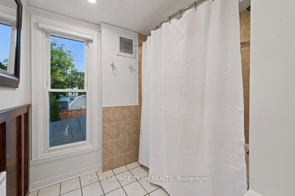 Photo 28 of 249 Hinchey Avenue, Ottawa, Hintonburg — HOMEH